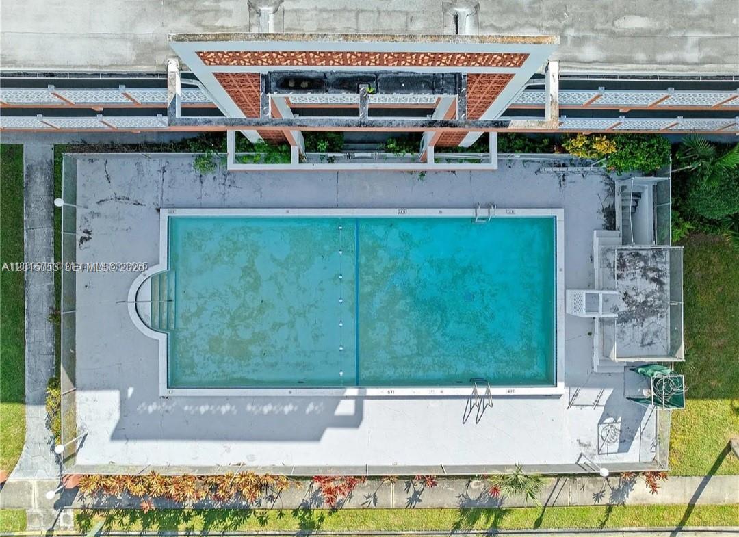 FLORIDIAN ARMS CONDO - Residential Lease