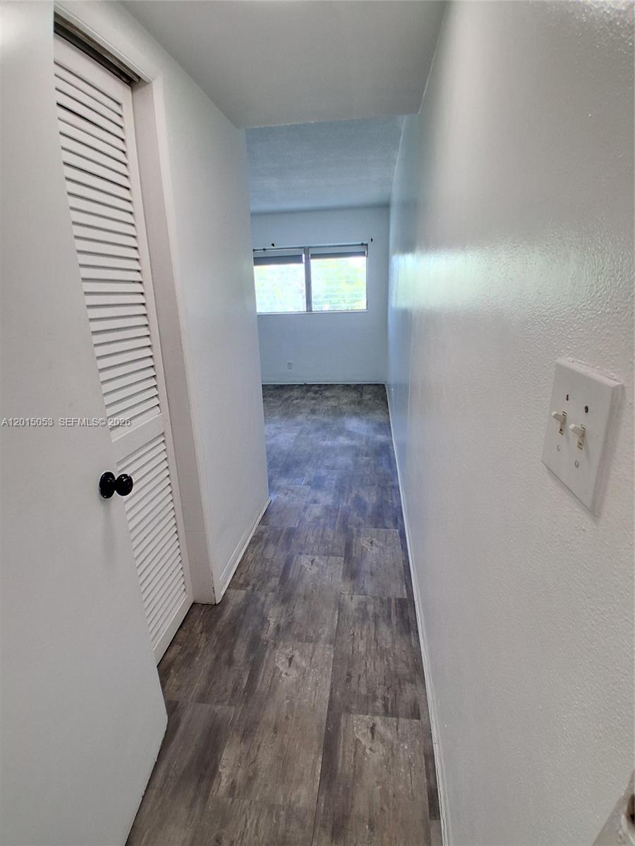 FLORIDIAN ARMS CONDO - Residential Lease