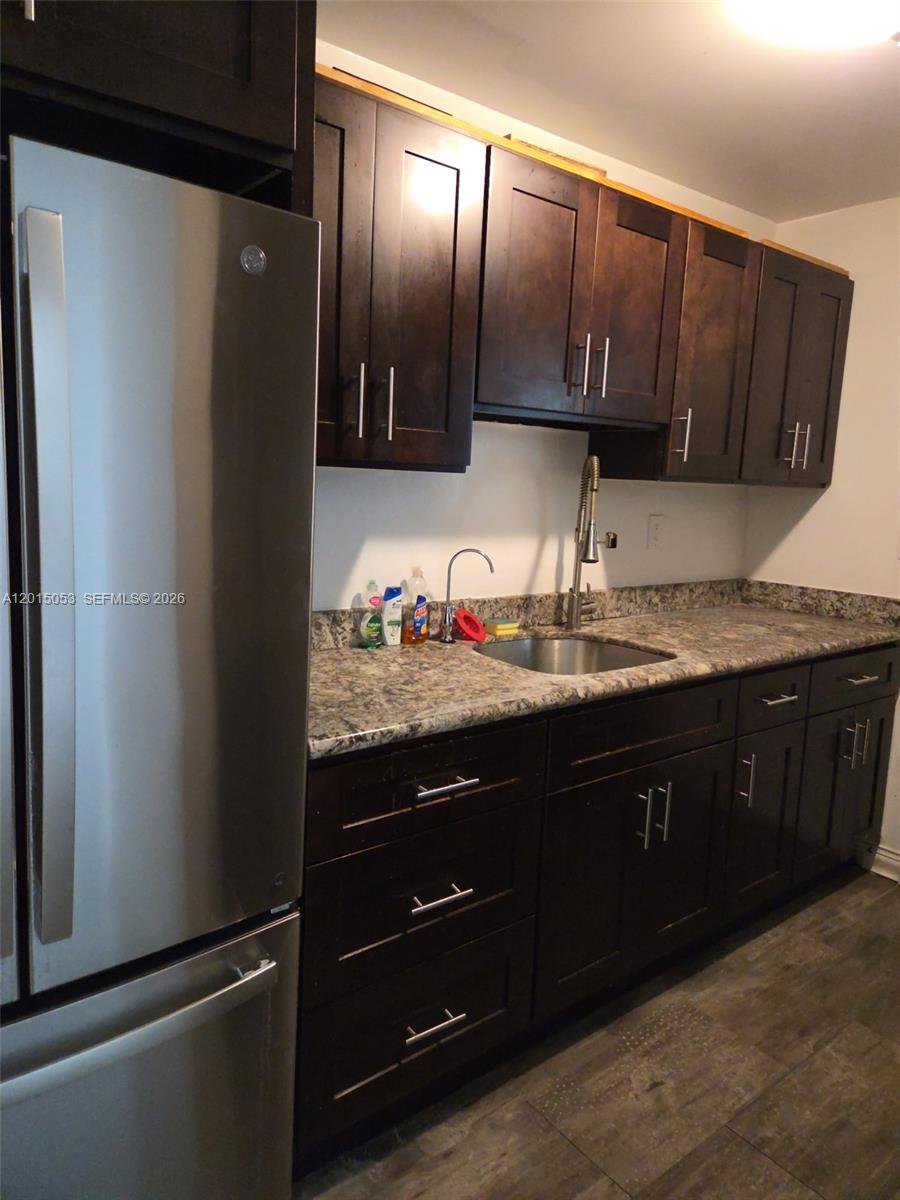 FLORIDIAN ARMS CONDO - Residential Lease
