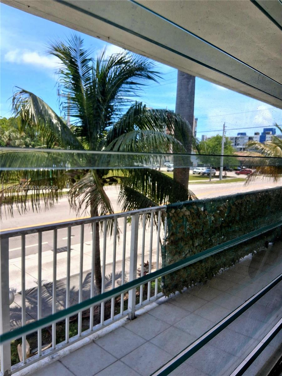FLORIDIAN ARMS CONDO - Residential Lease
