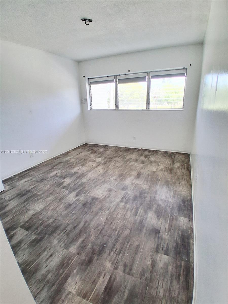 FLORIDIAN ARMS CONDO - Residential Lease