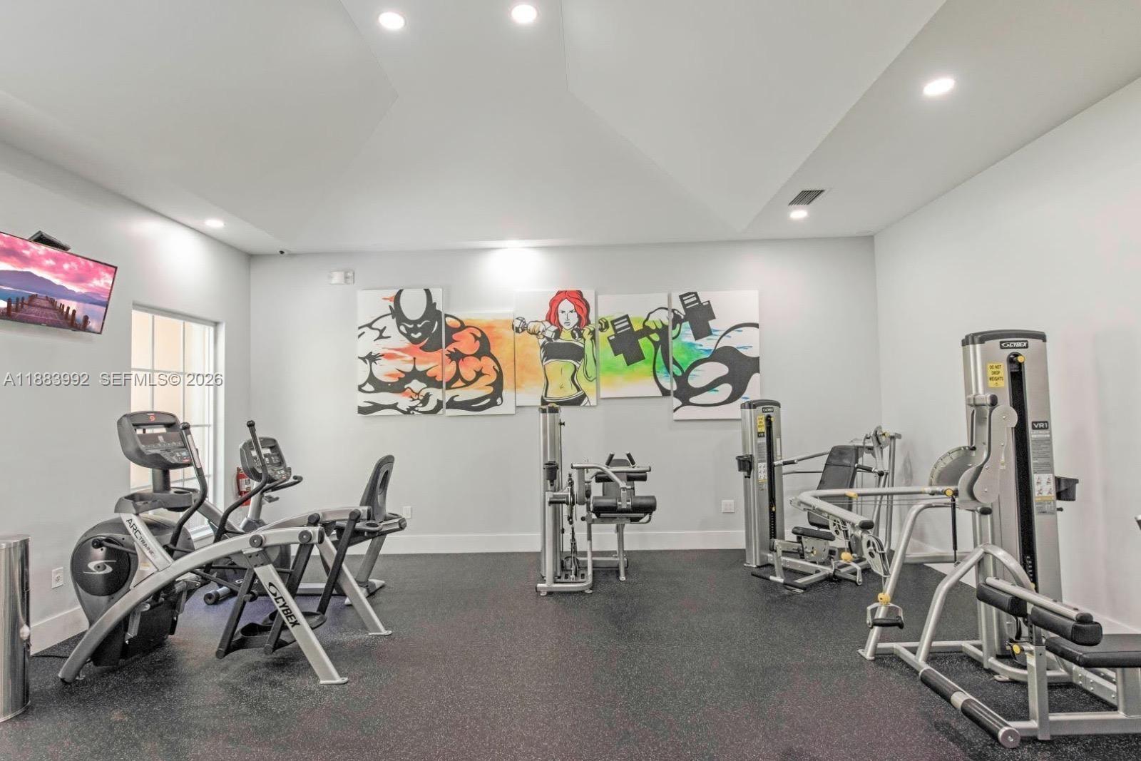 THE YACHT CLUB AT AVENTURA - Residential