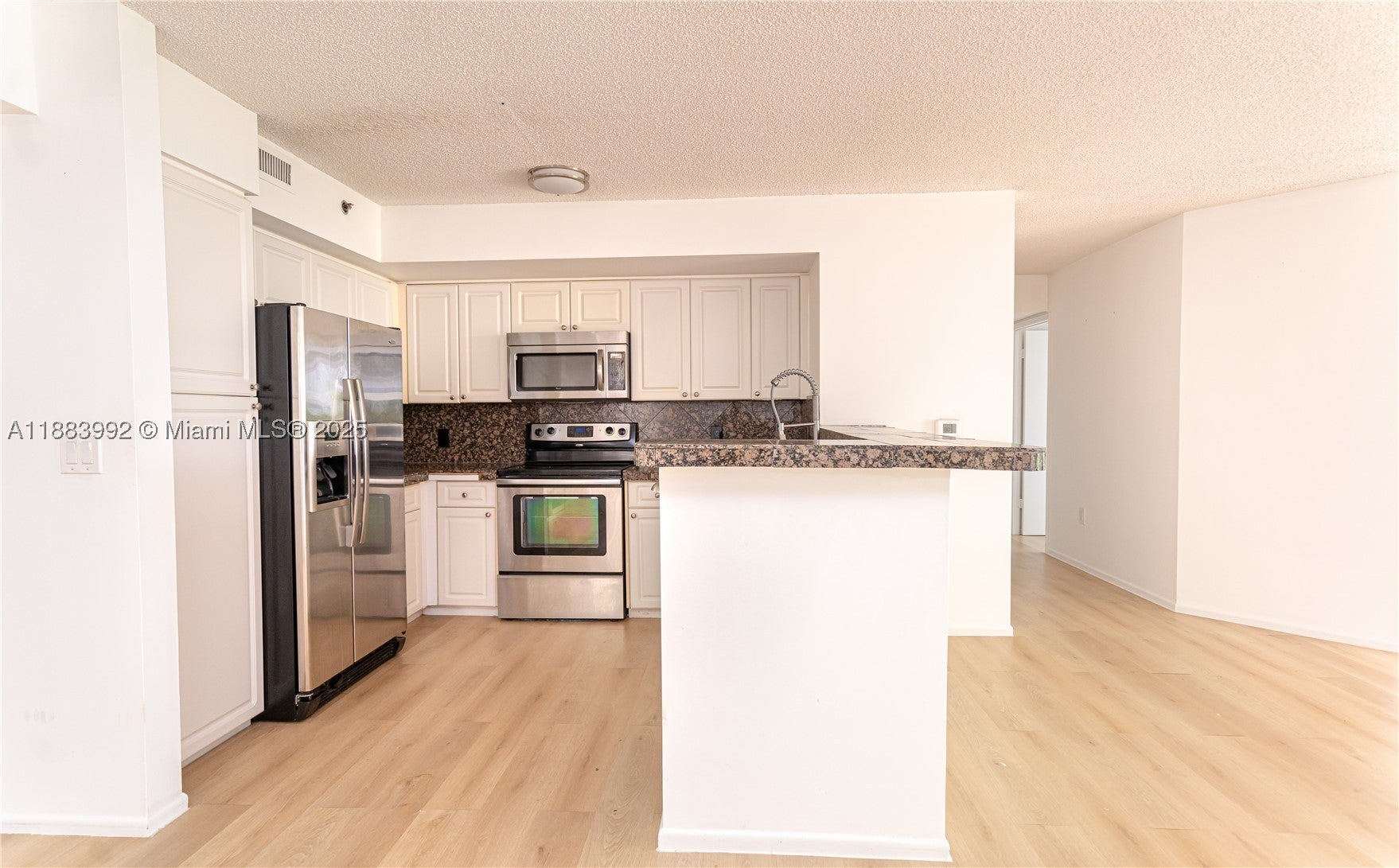 19601 E Country Club Dr 7308