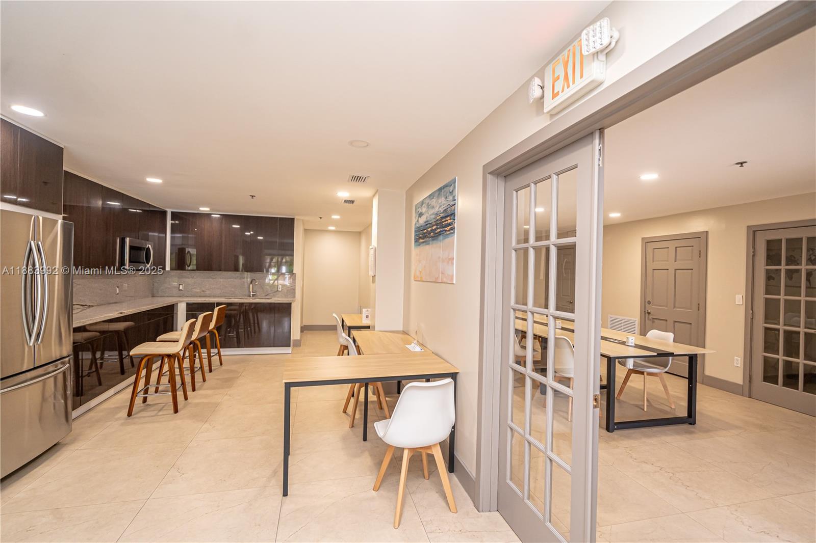 THE YACHT CLUB AT AVENTURA - Residential