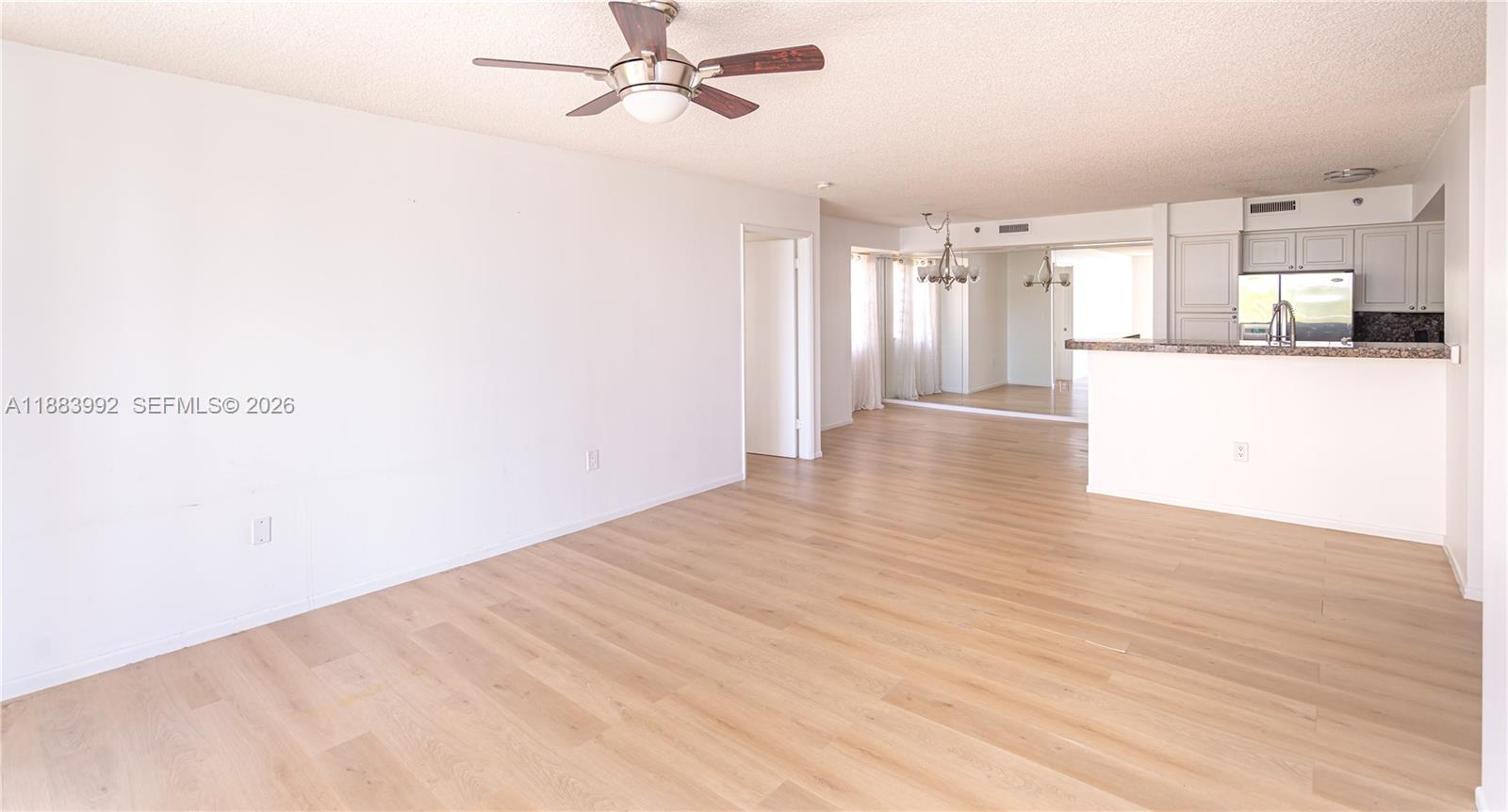 THE YACHT CLUB AT AVENTURA - Residential