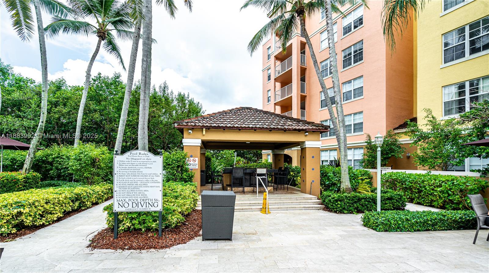 THE YACHT CLUB AT AVENTURA - Residential