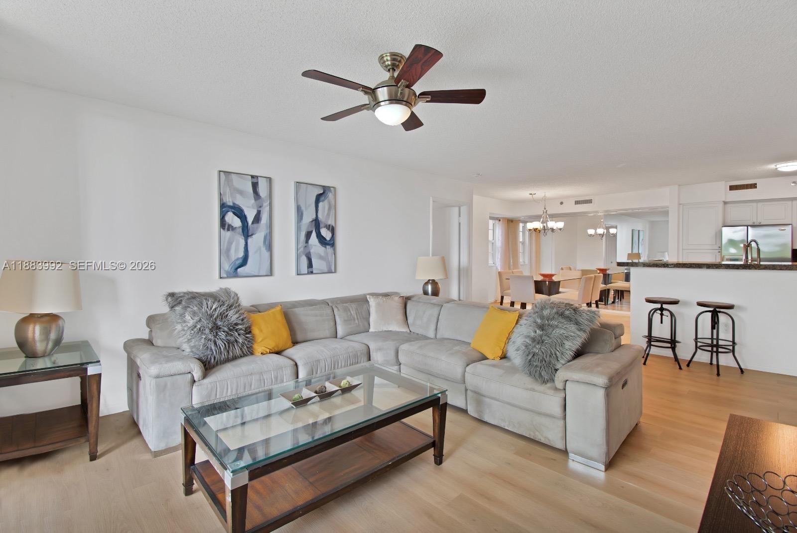 THE YACHT CLUB AT AVENTURA - Residential