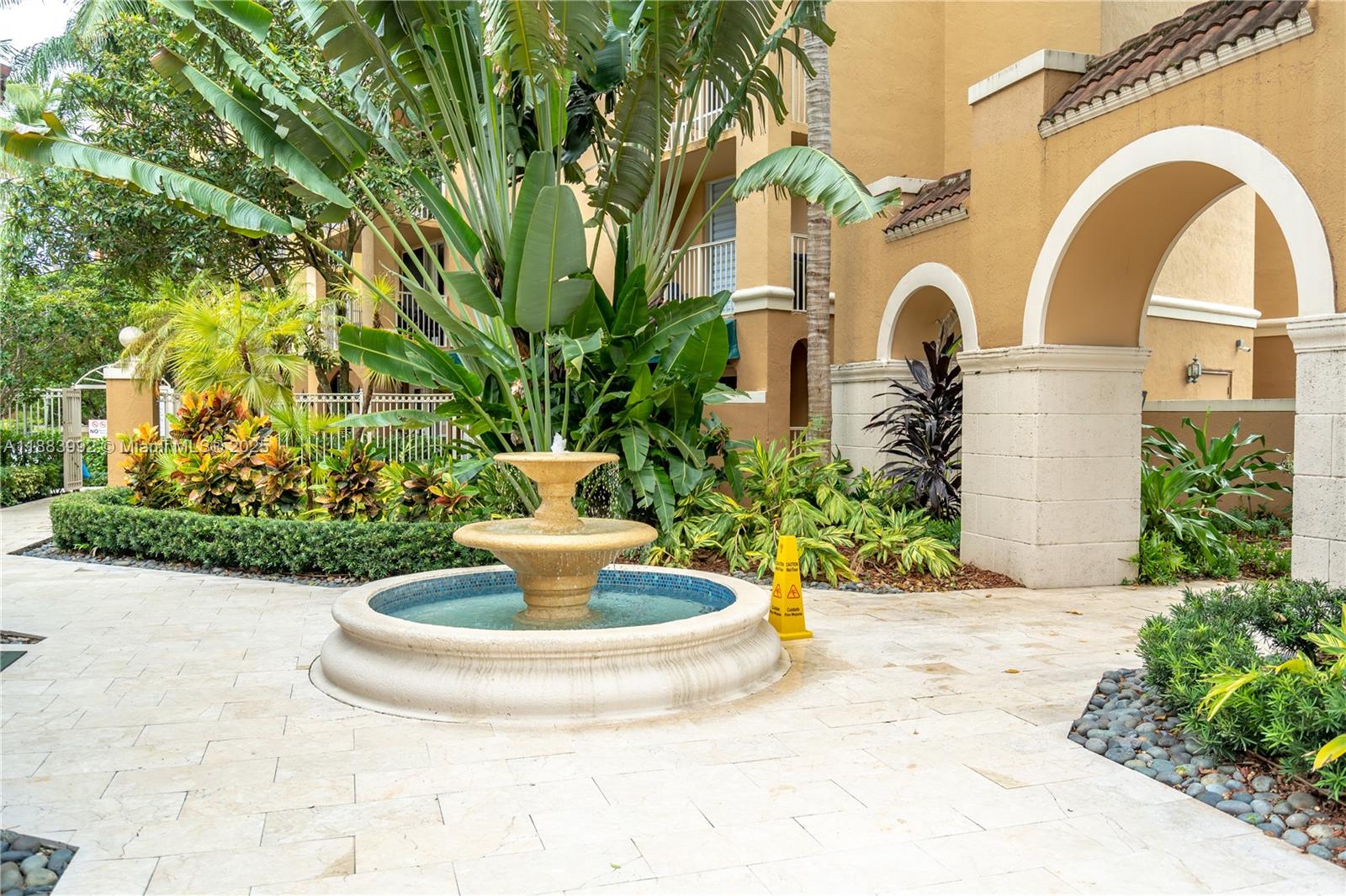 THE YACHT CLUB AT AVENTURA - Residential