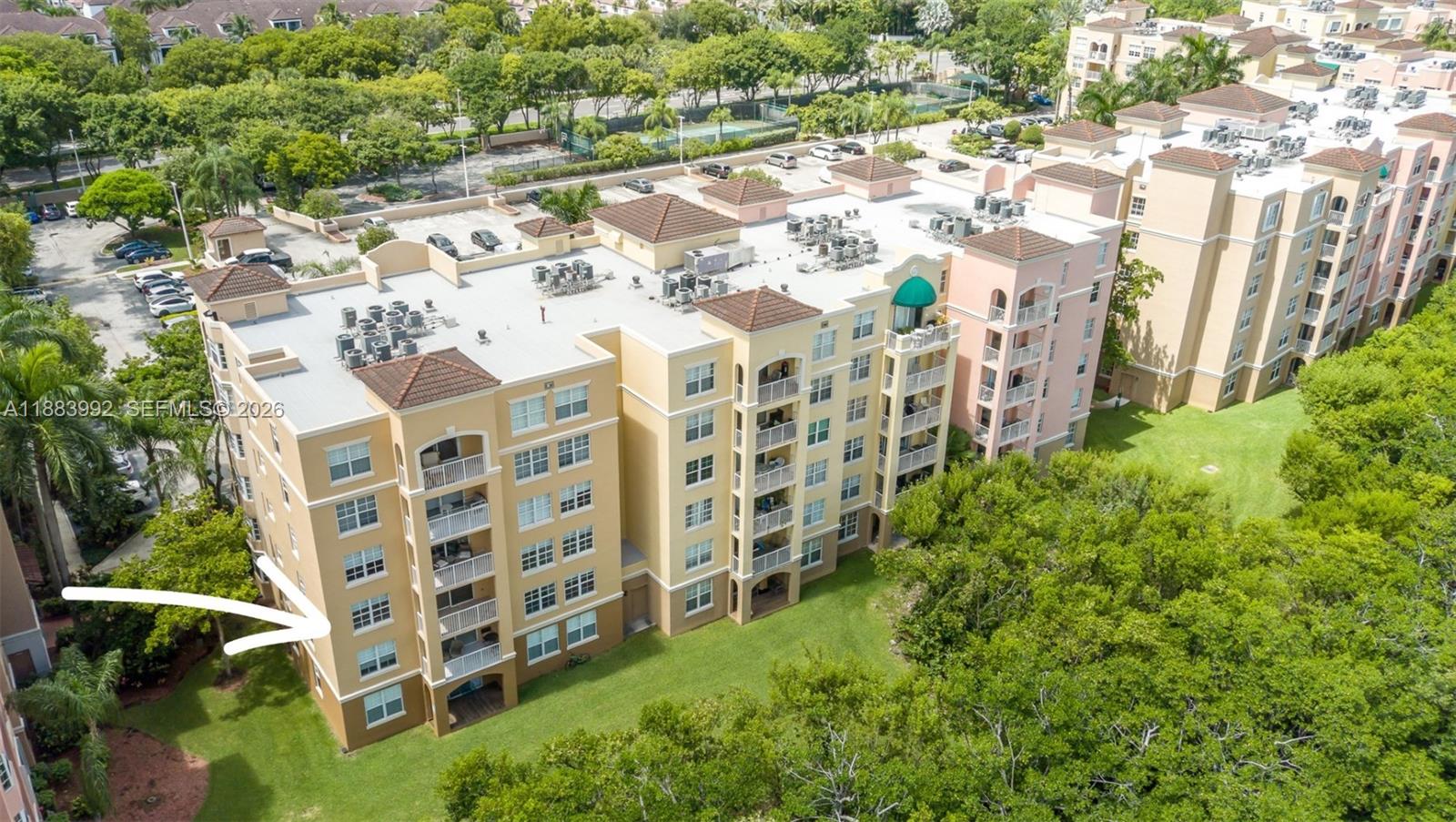 THE YACHT CLUB AT AVENTURA - Residential