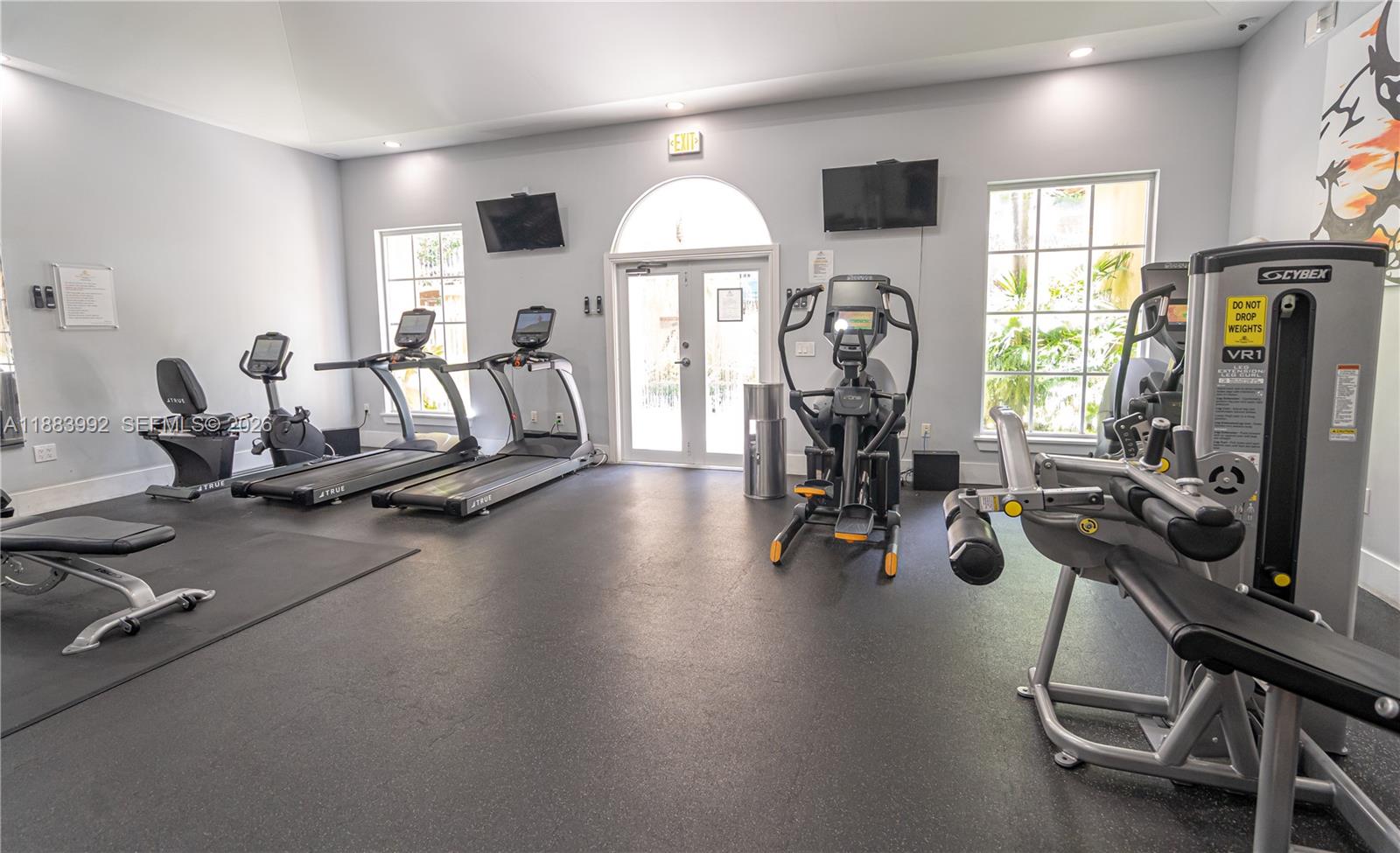 THE YACHT CLUB AT AVENTURA - Residential