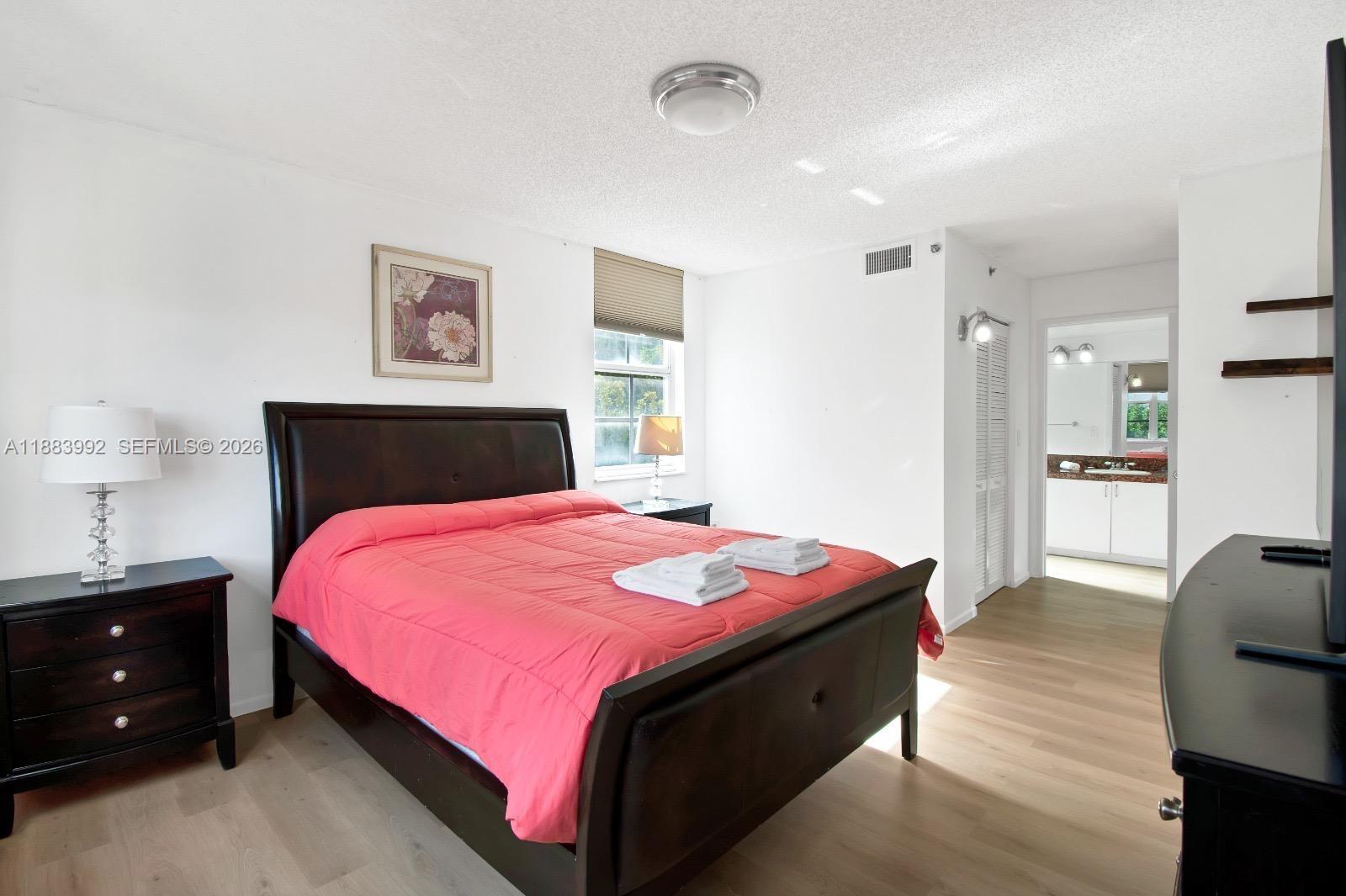 THE YACHT CLUB AT AVENTURA - Residential