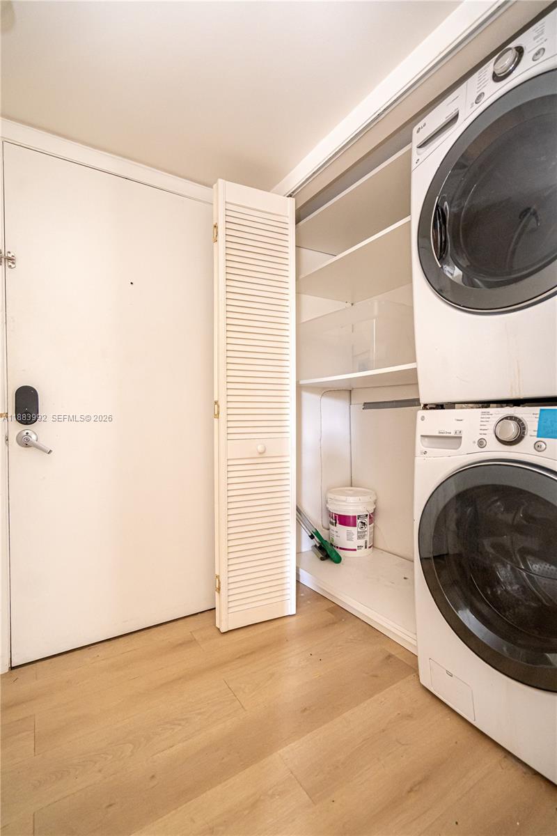 THE YACHT CLUB AT AVENTURA - Residential