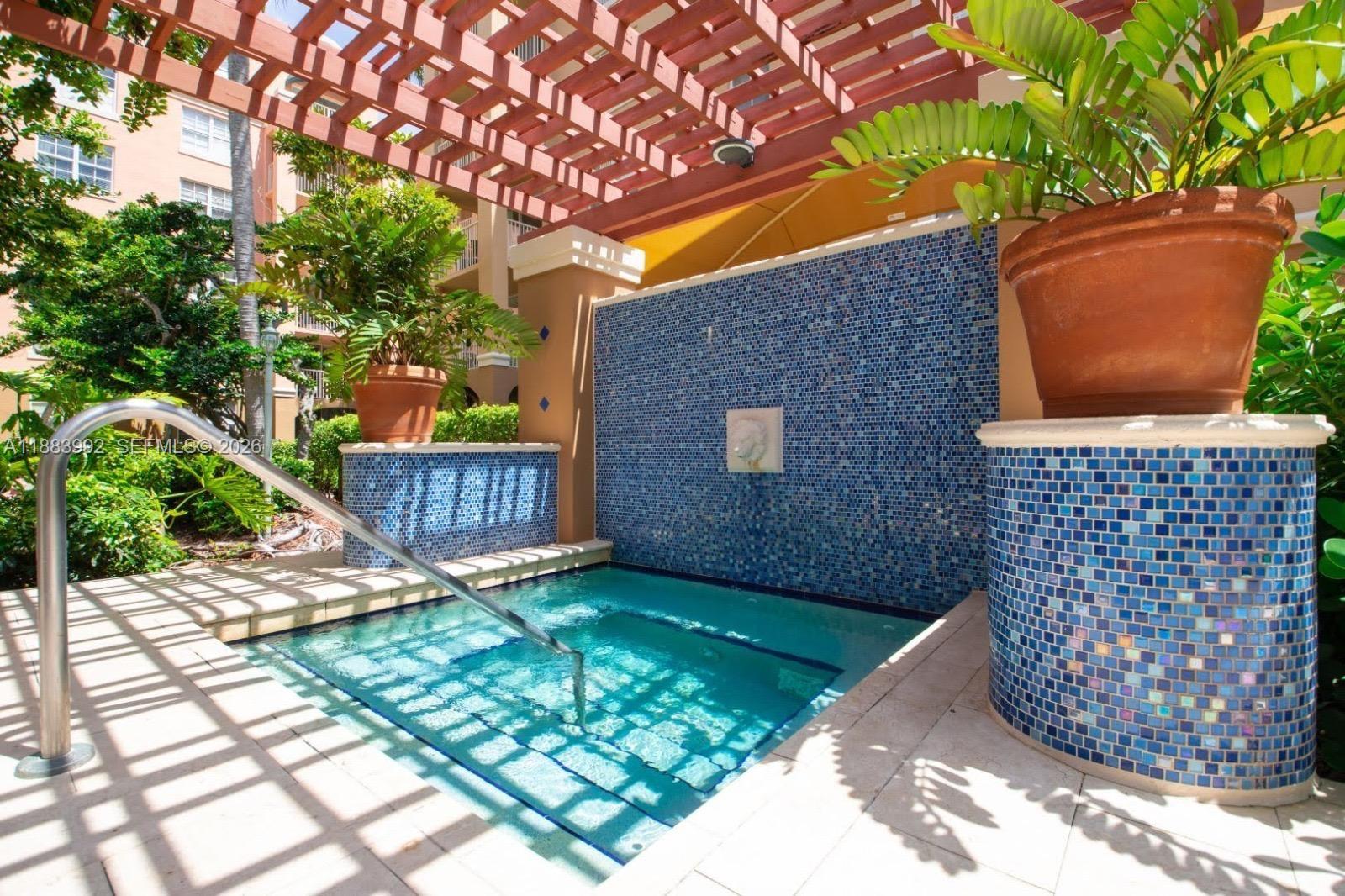 THE YACHT CLUB AT AVENTURA - Residential