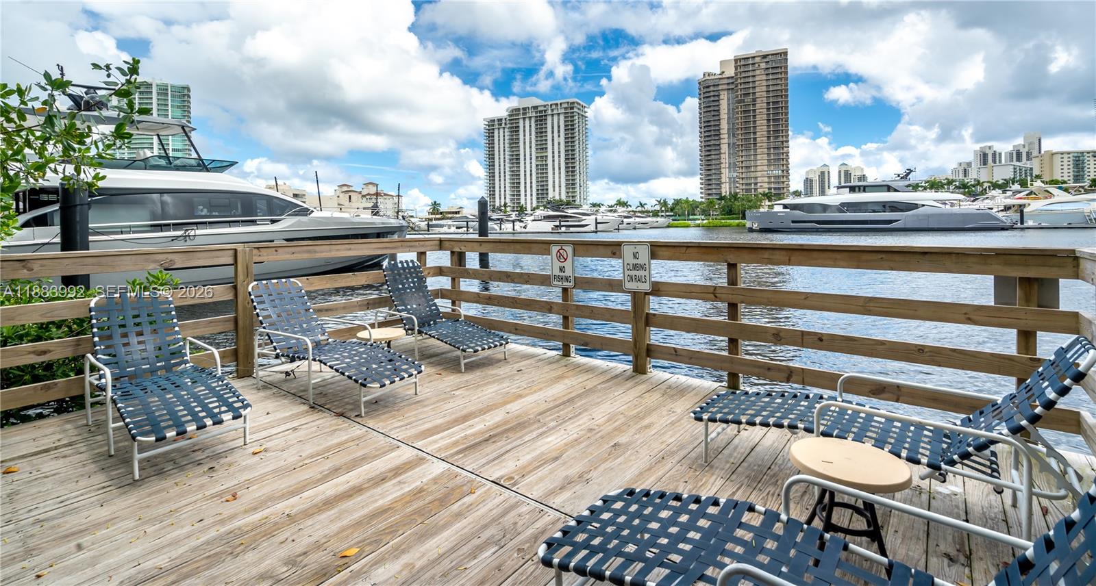 THE YACHT CLUB AT AVENTURA - Residential