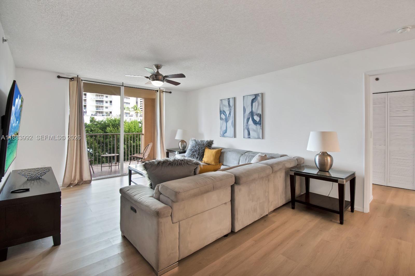 THE YACHT CLUB AT AVENTURA - Residential