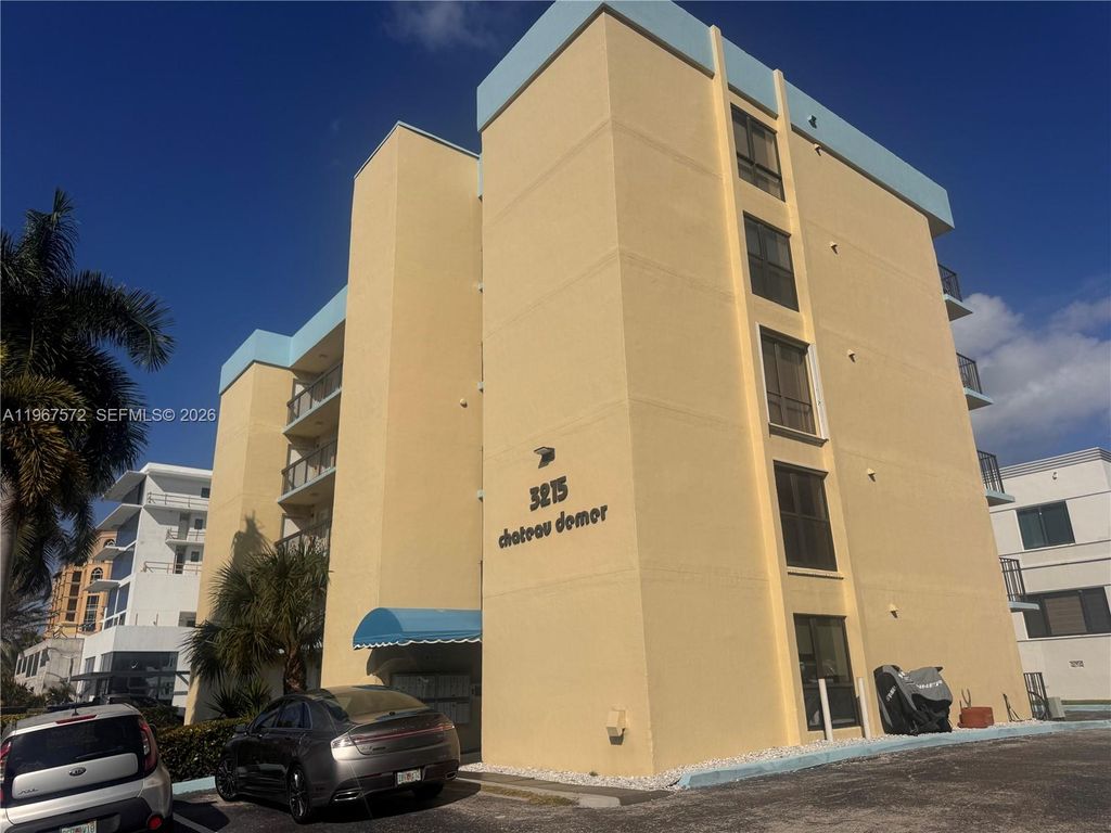Photo of 3215 N Ocean Dr #302, Hollywood, FL 33019 (MLS # A11967572)