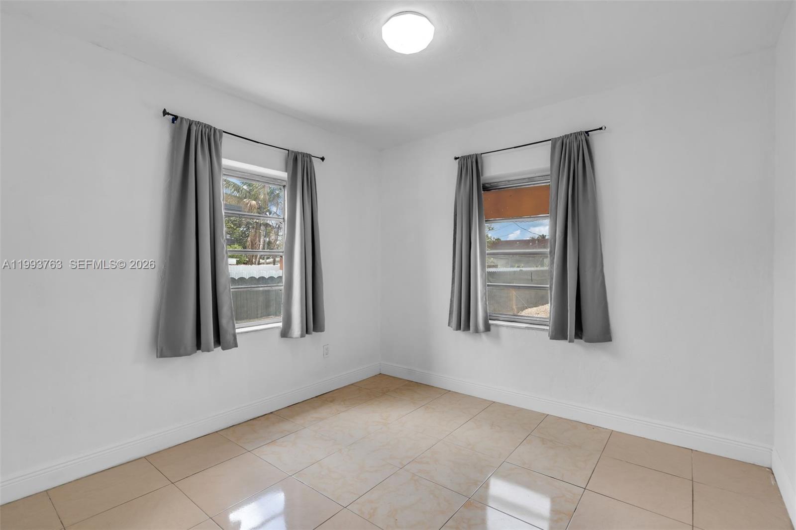 6TH ADDN TO HIALEAH - Residential