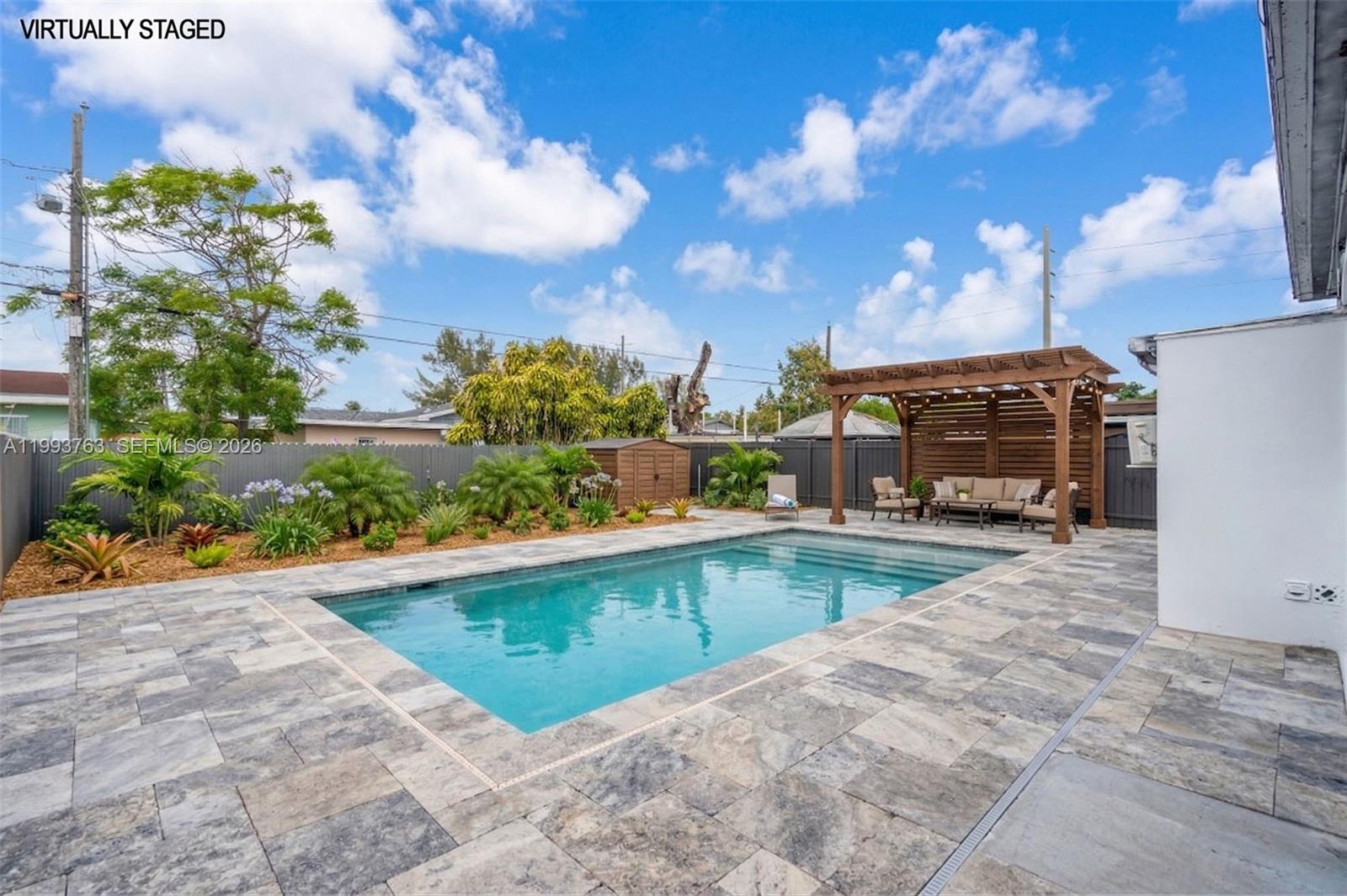 6TH ADDN TO HIALEAH - Residential