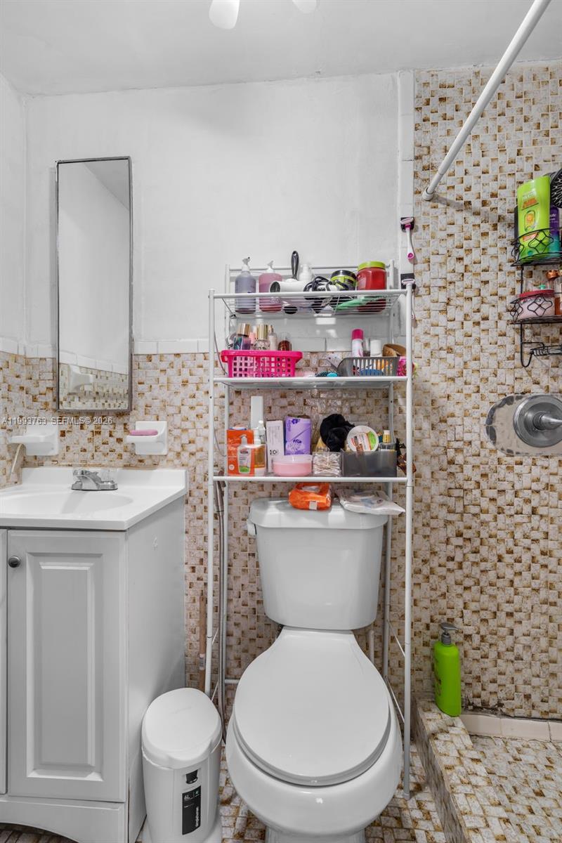 6TH ADDN TO HIALEAH - Residential