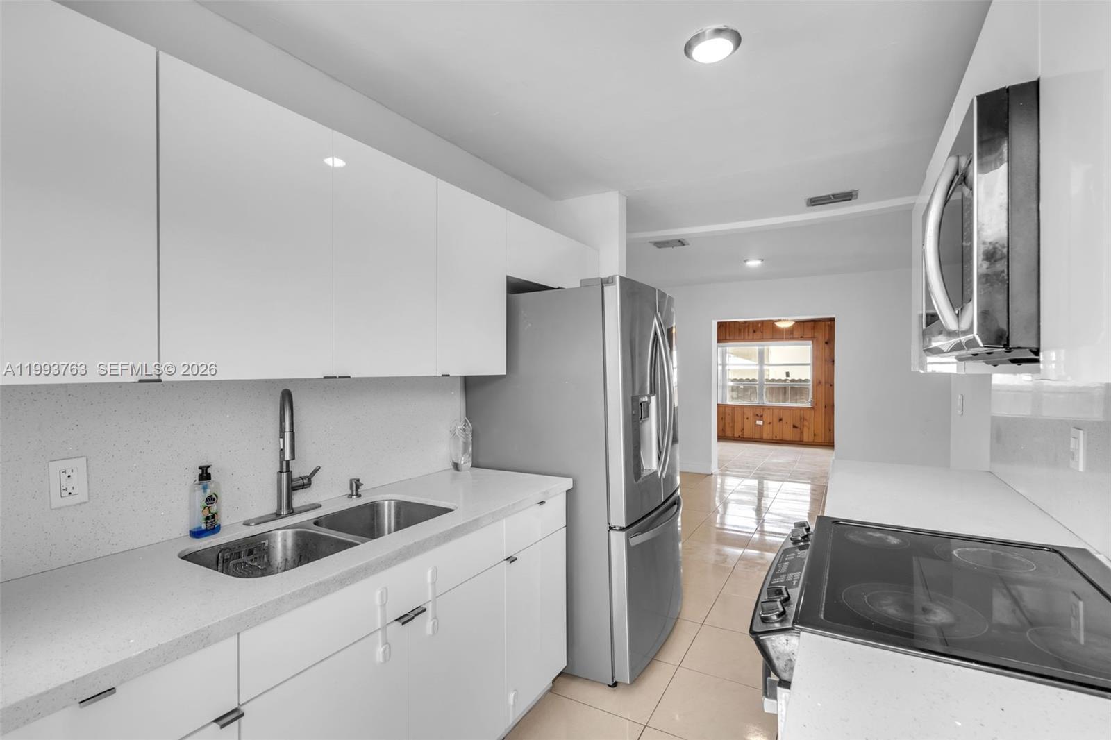 6TH ADDN TO HIALEAH - Residential