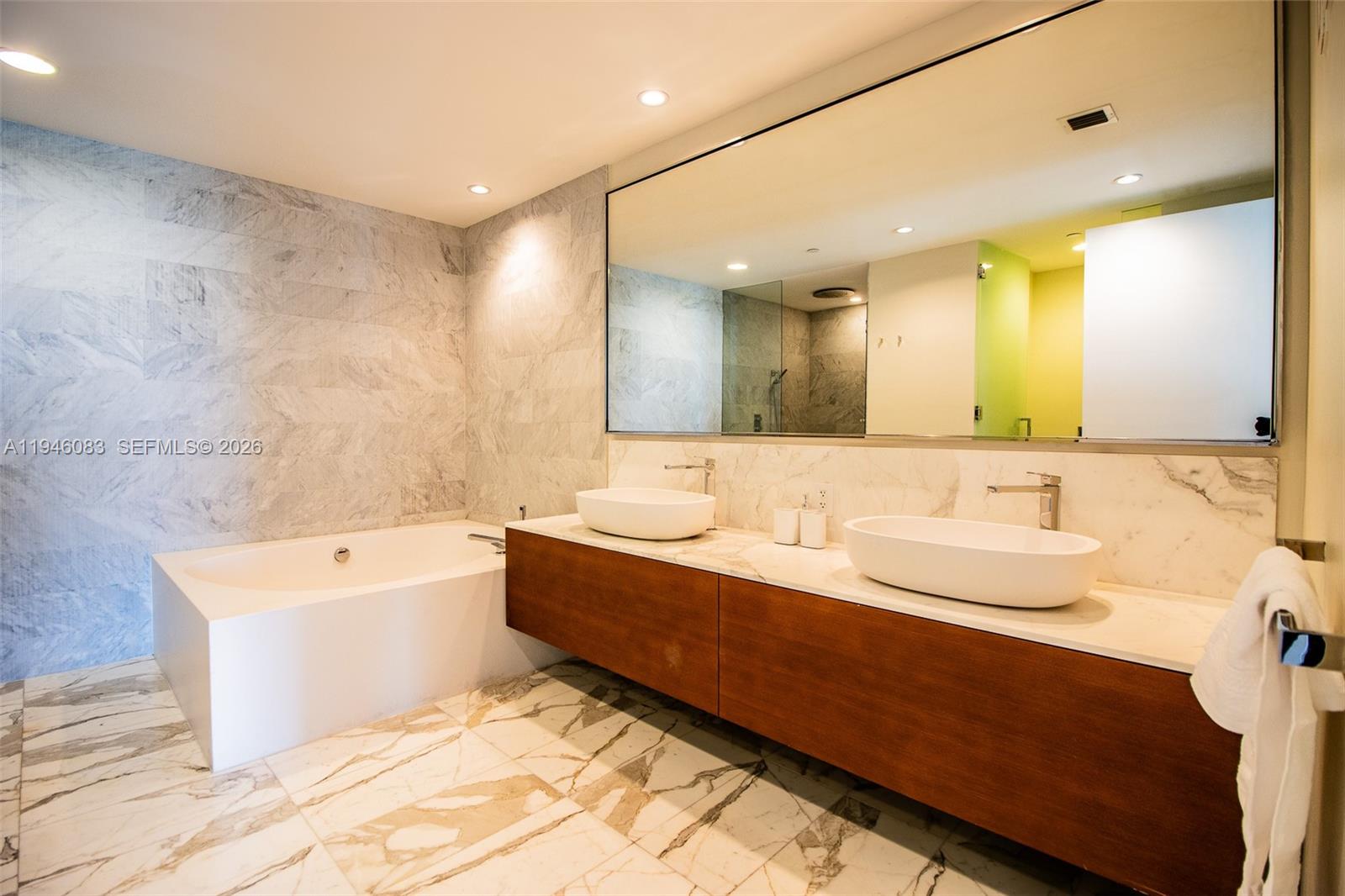 OCEANA BAL HARBOUR CONDO - Residential