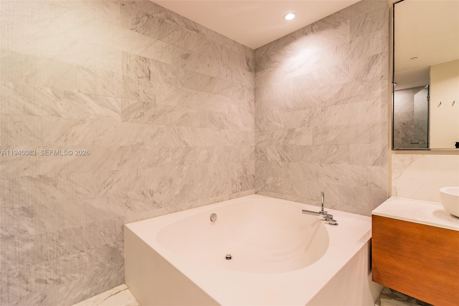 OCEANA BAL HARBOUR CONDO - Residential