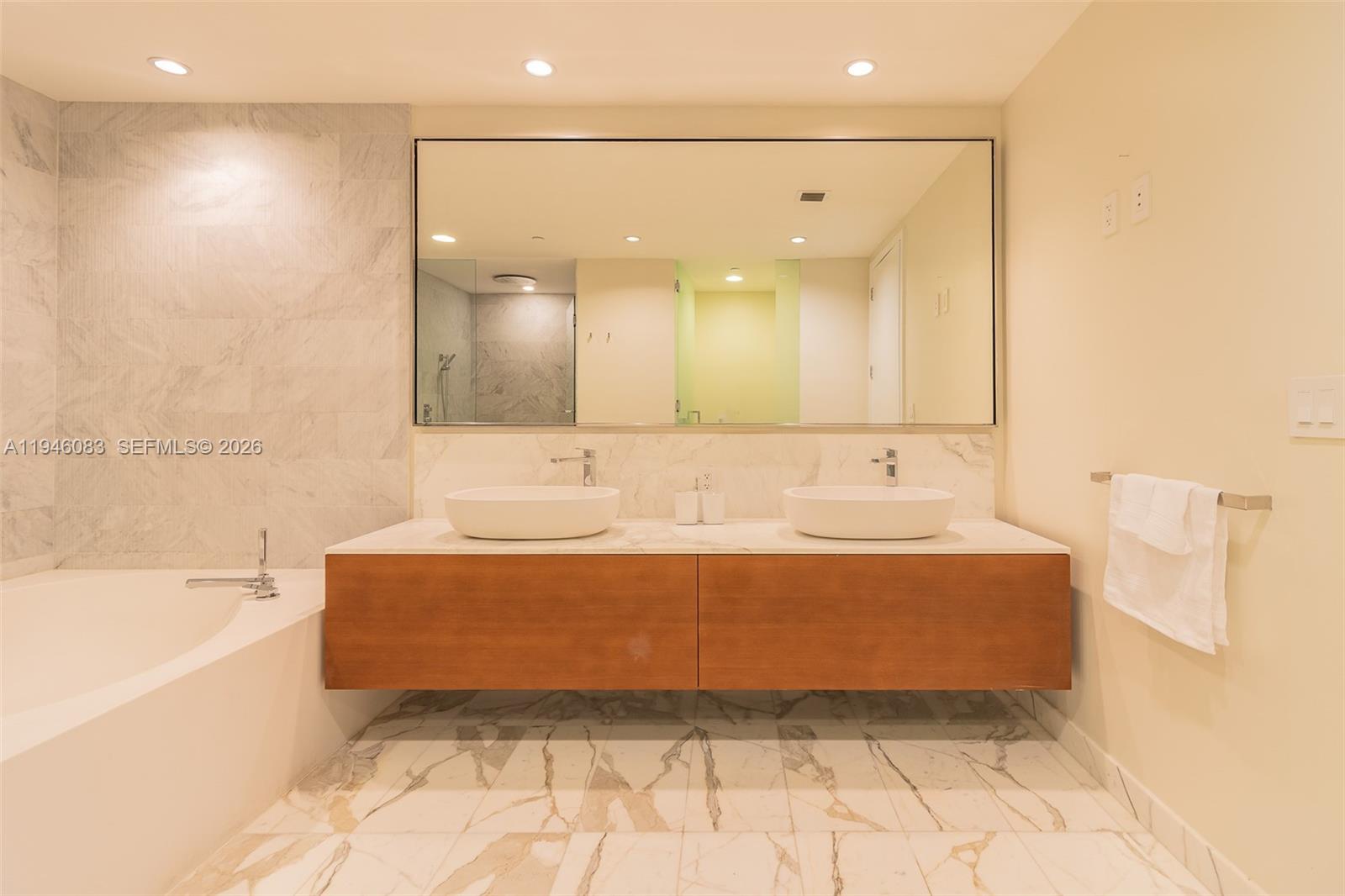 OCEANA BAL HARBOUR CONDO - Residential