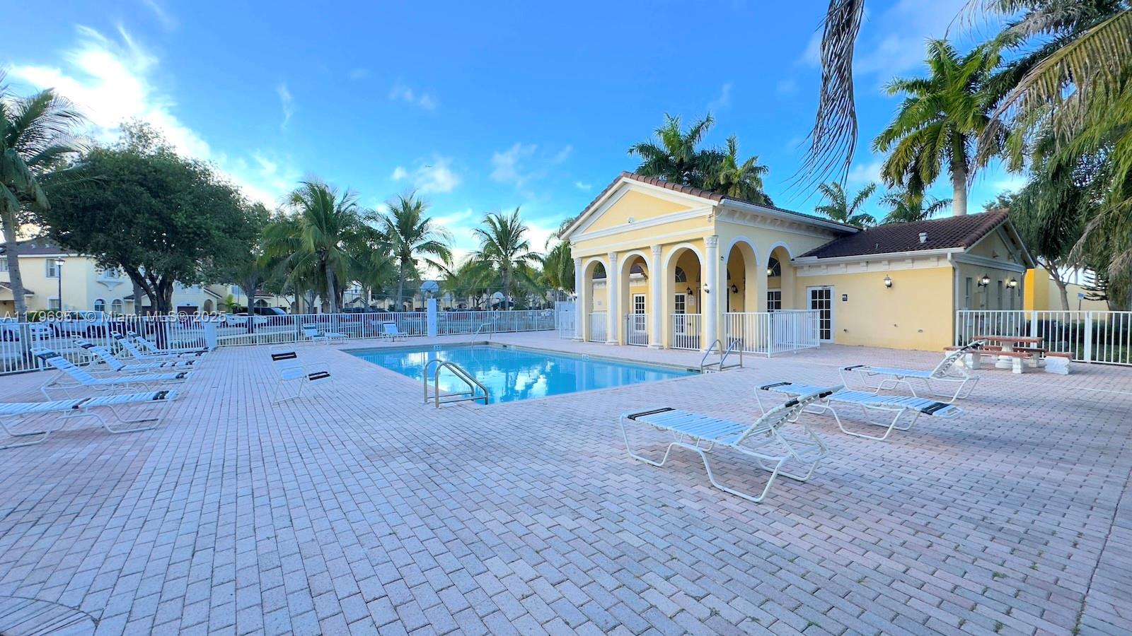 GRAND LAKES PHASE I - Residential