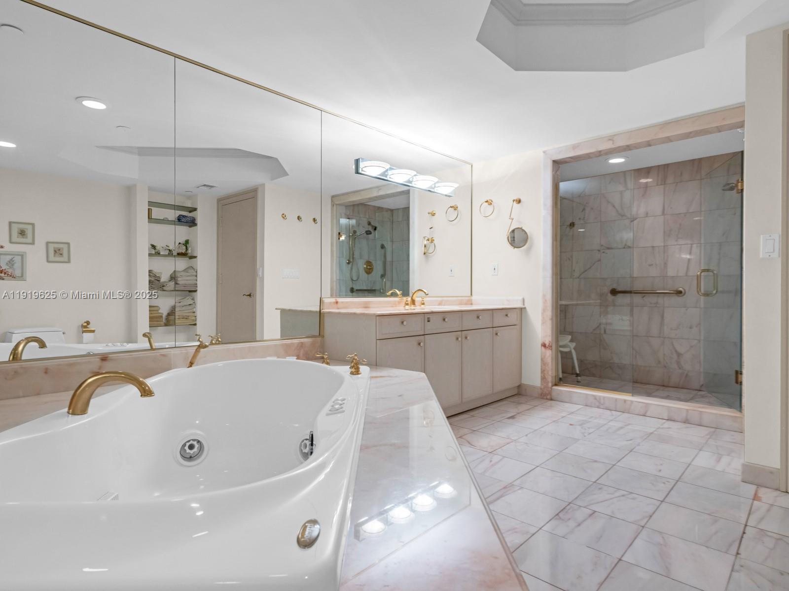 GRAND BAY RESIDENCES COND - Residential