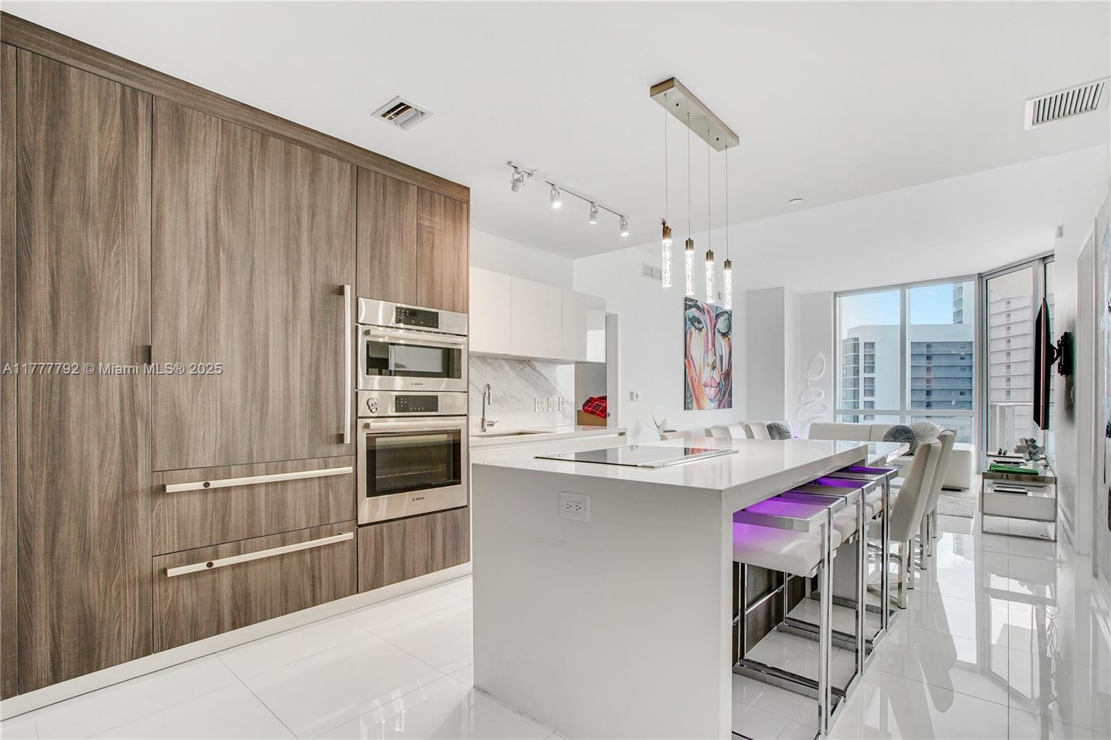 PARAMOUNT MIAMI WORLDCENT - Residential