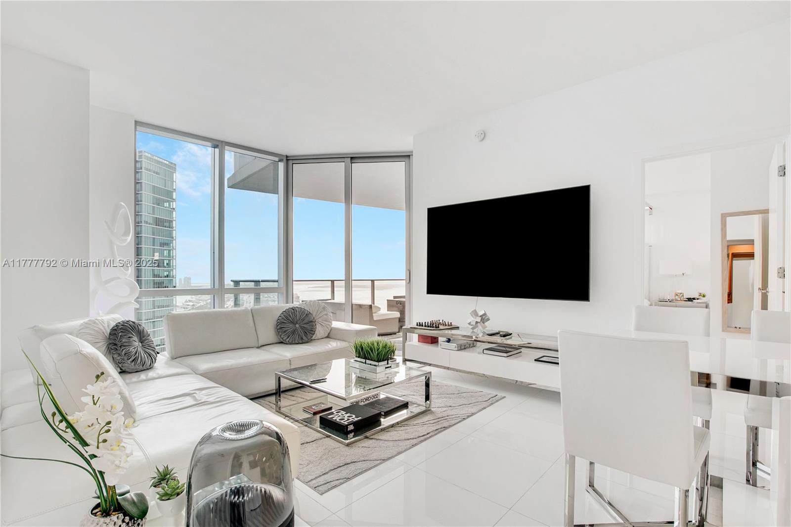 PARAMOUNT MIAMI WORLDCENT - Residential