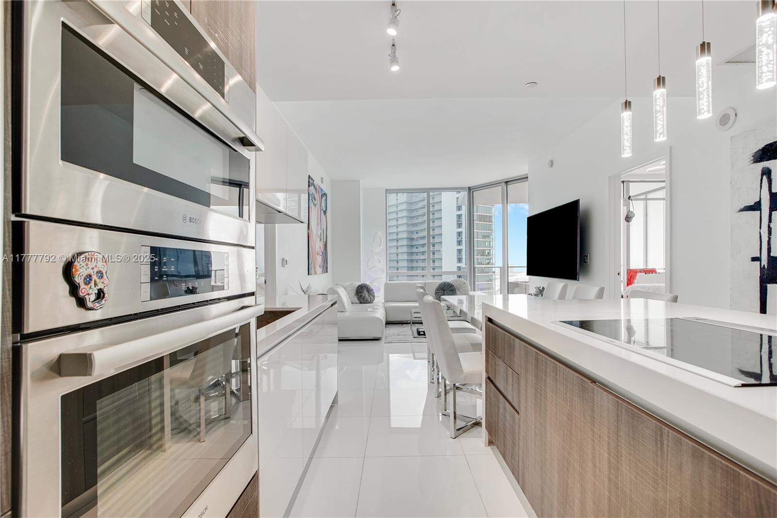 PARAMOUNT MIAMI WORLDCENT - Residential
