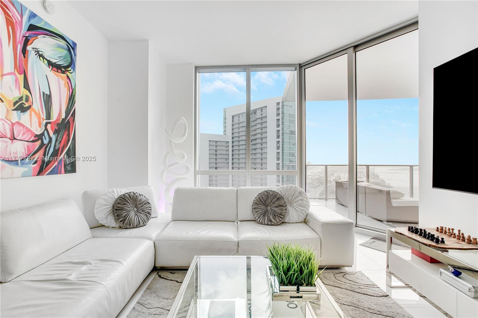 PARAMOUNT MIAMI WORLDCENT - Residential