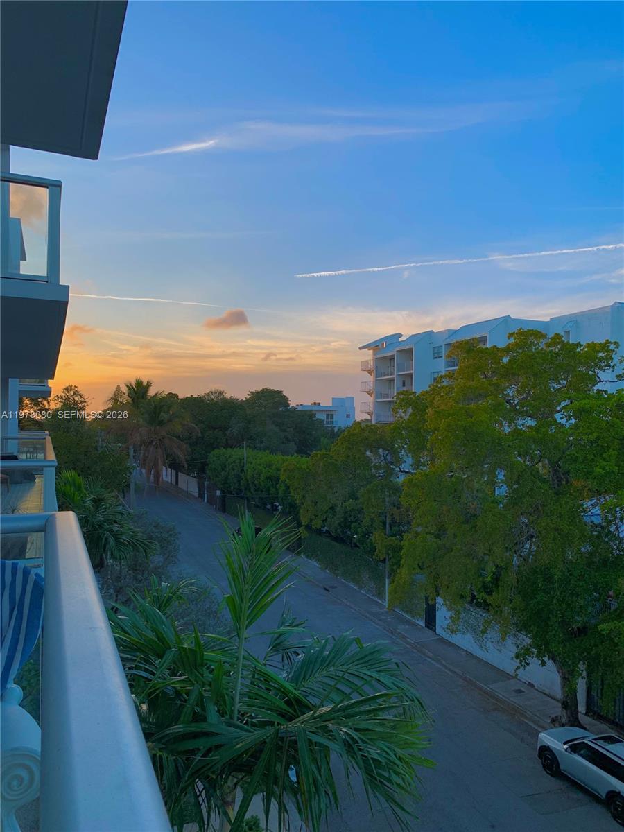 IOS ON THE BAY CONDO - Residential