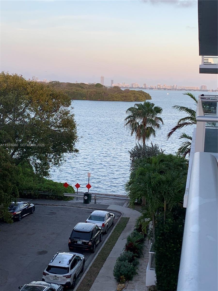 IOS ON THE BAY CONDO - Residential