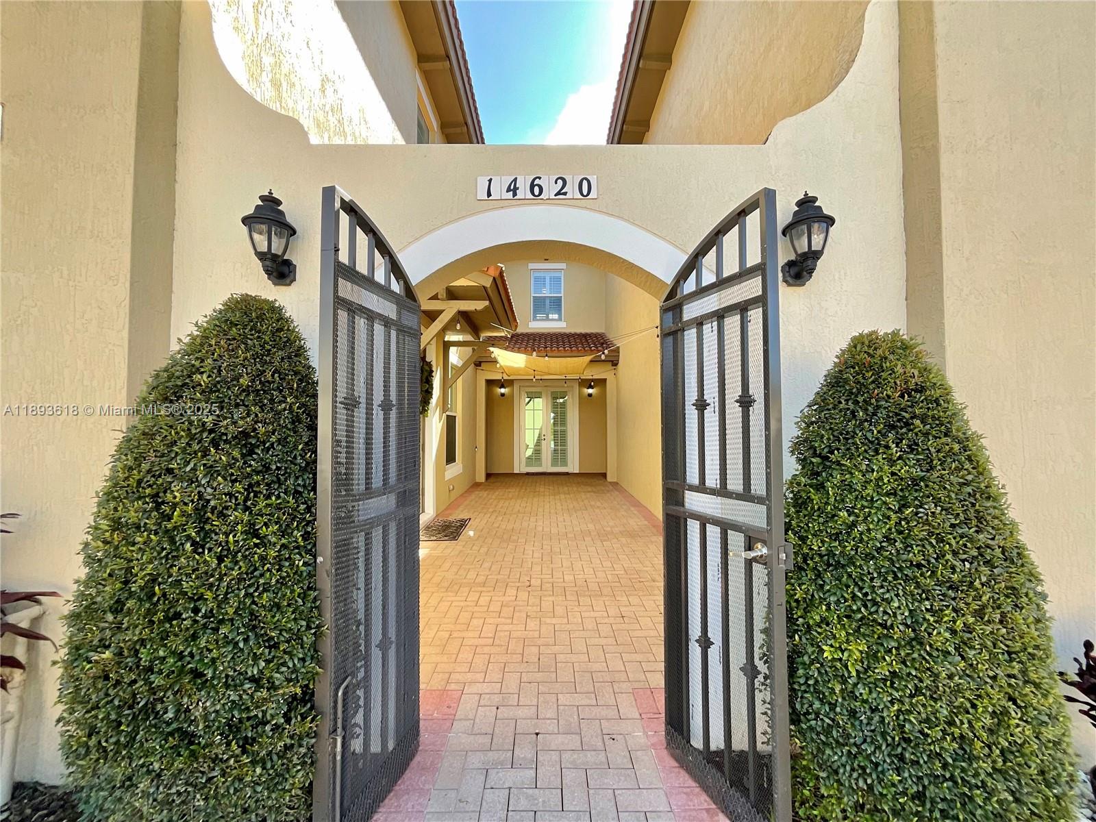 MEADOW PINES - Residential