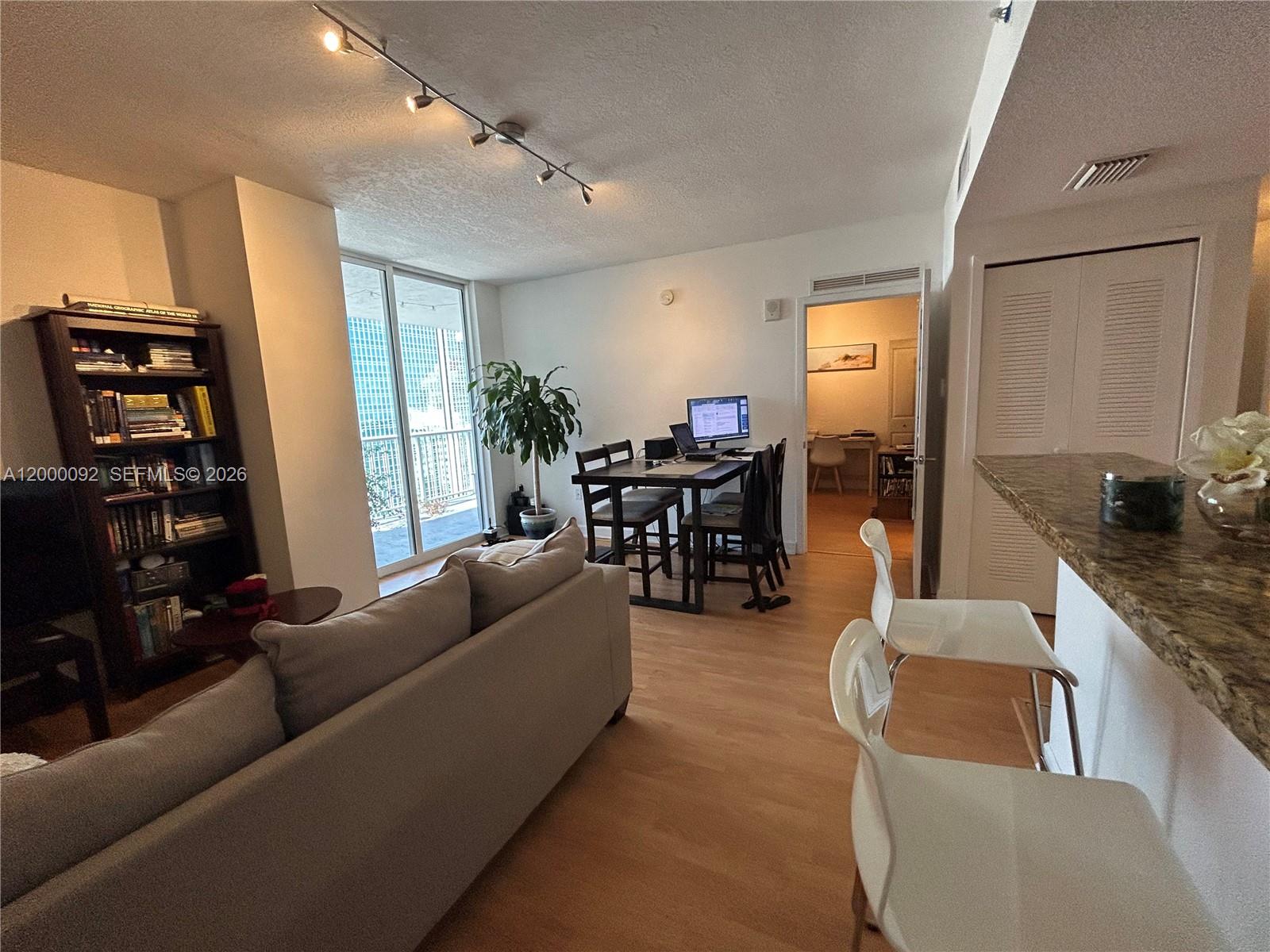 170 SE 14th St 2906