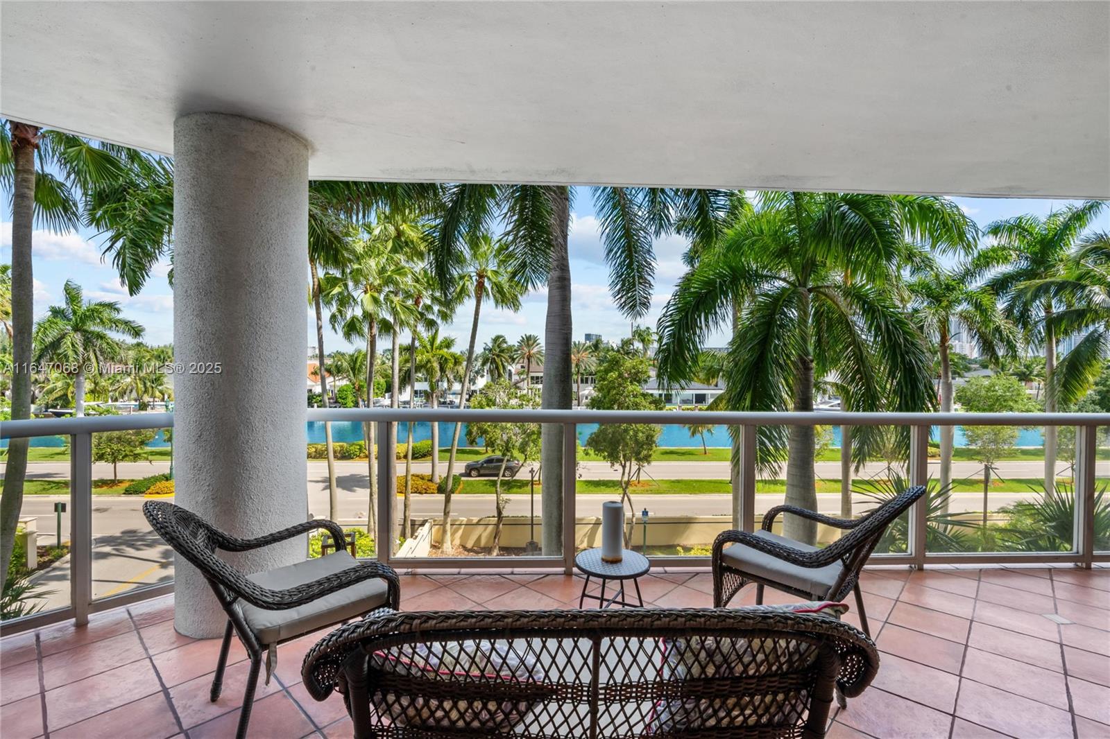 3598 Yacht Club Dr 302, Aventura, Miami-Dade County, Florida - 3 Bedrooms  
2 Bathrooms - 
