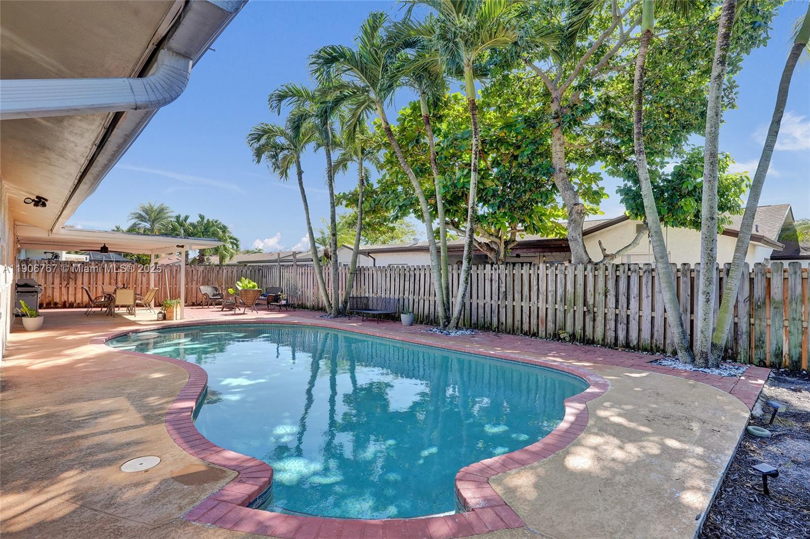 WELLEBY UNIT 2 - Residential