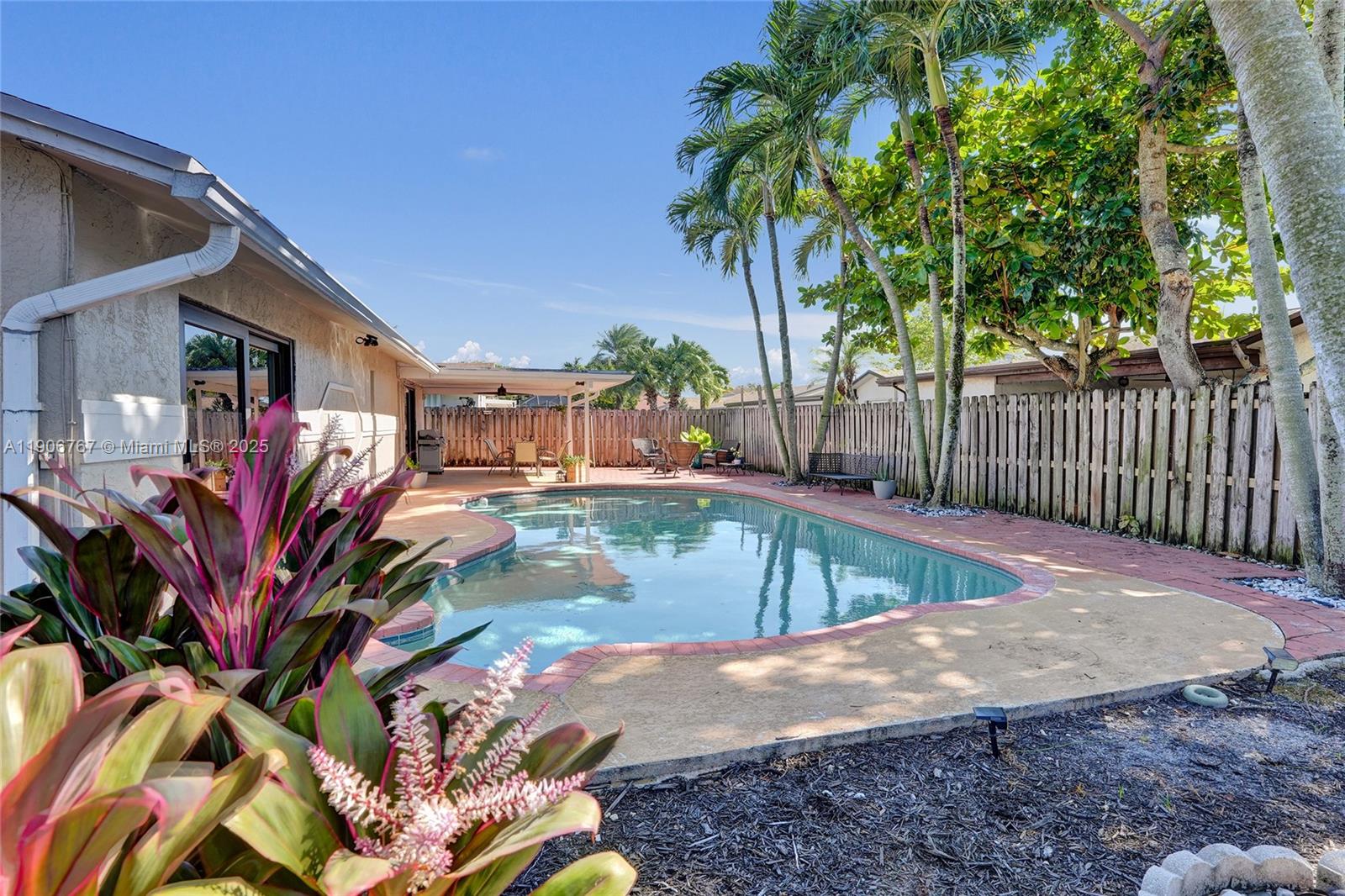 WELLEBY UNIT 2 - Residential