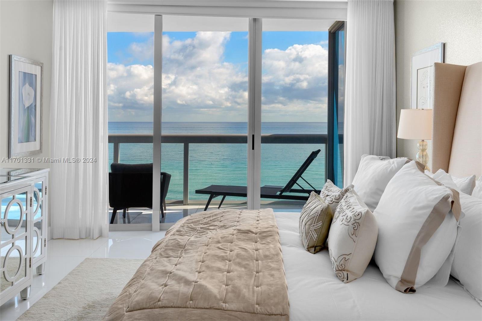 NORTH CARILLON BEACH COND - Residential