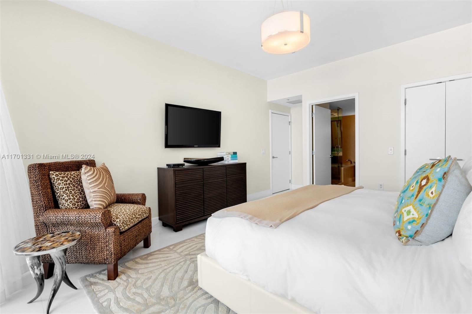 NORTH CARILLON BEACH COND - Residential