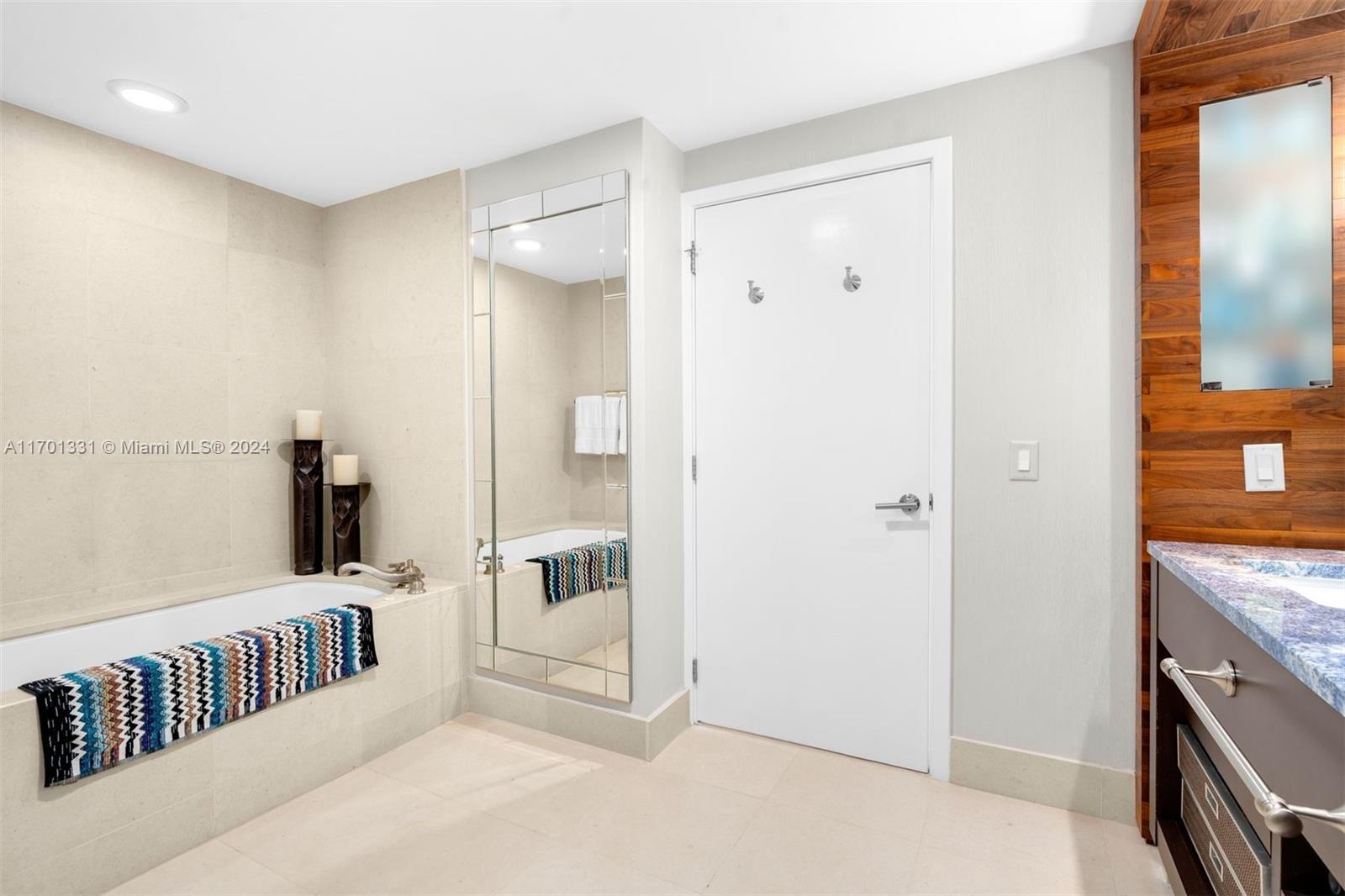 NORTH CARILLON BEACH COND - Residential