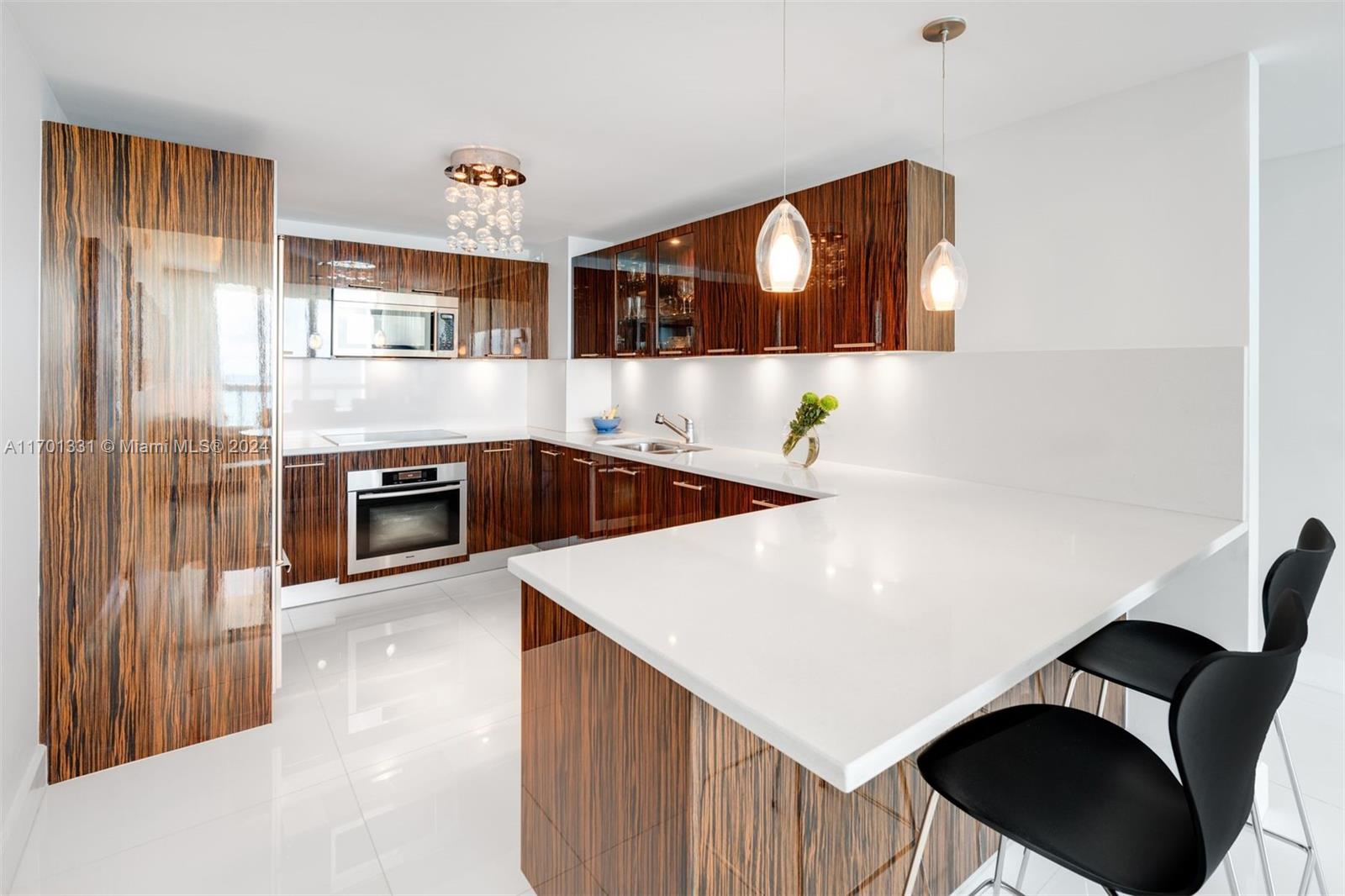 NORTH CARILLON BEACH COND - Residential