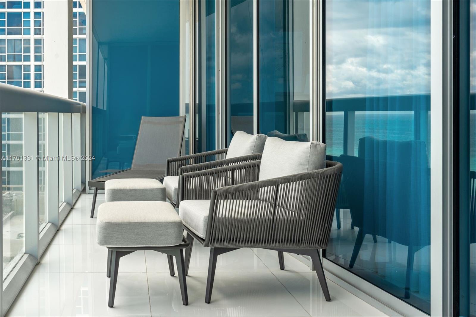 NORTH CARILLON BEACH COND - Residential