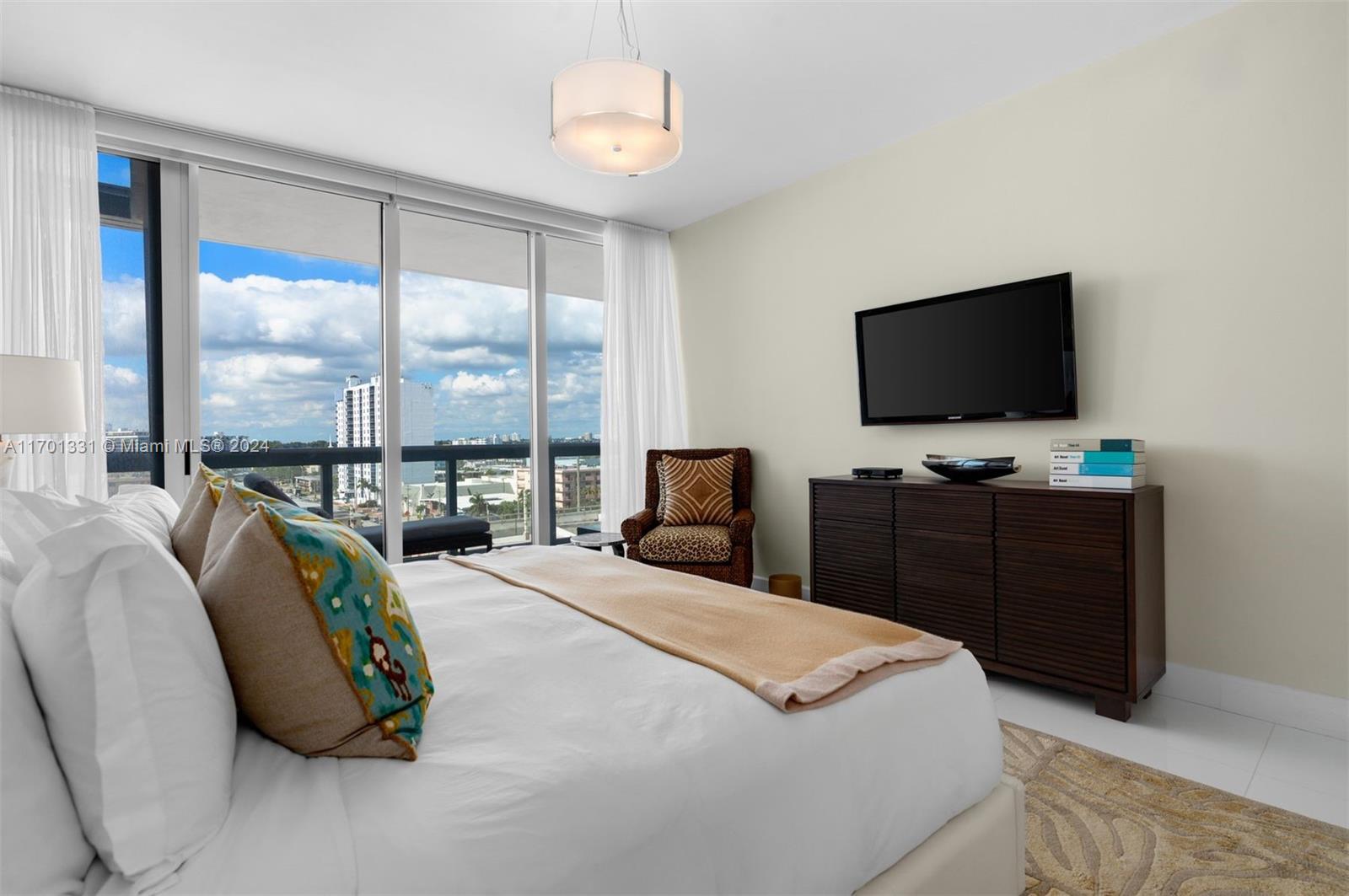 NORTH CARILLON BEACH COND - Residential