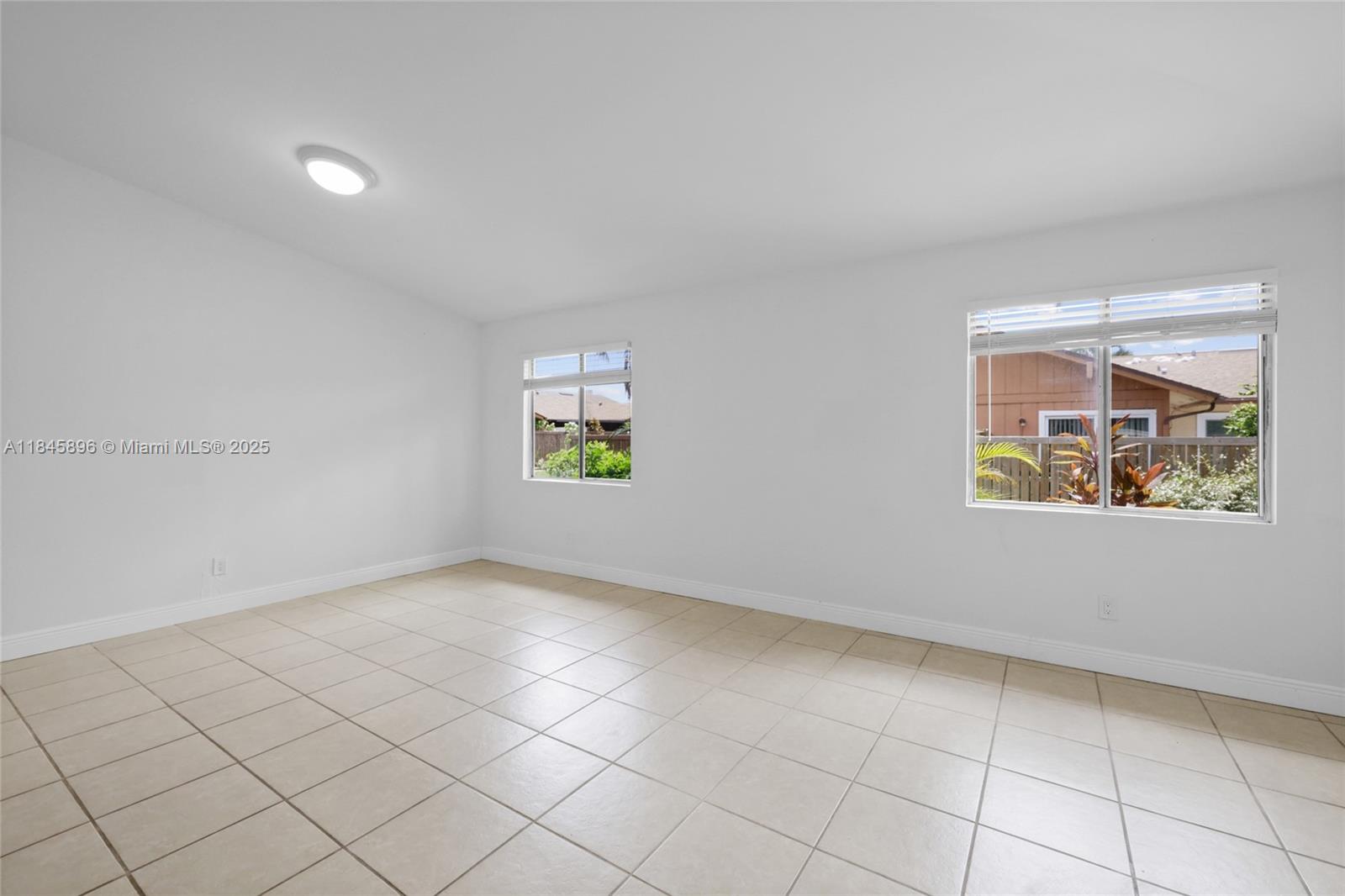 Royal Woods - Residential