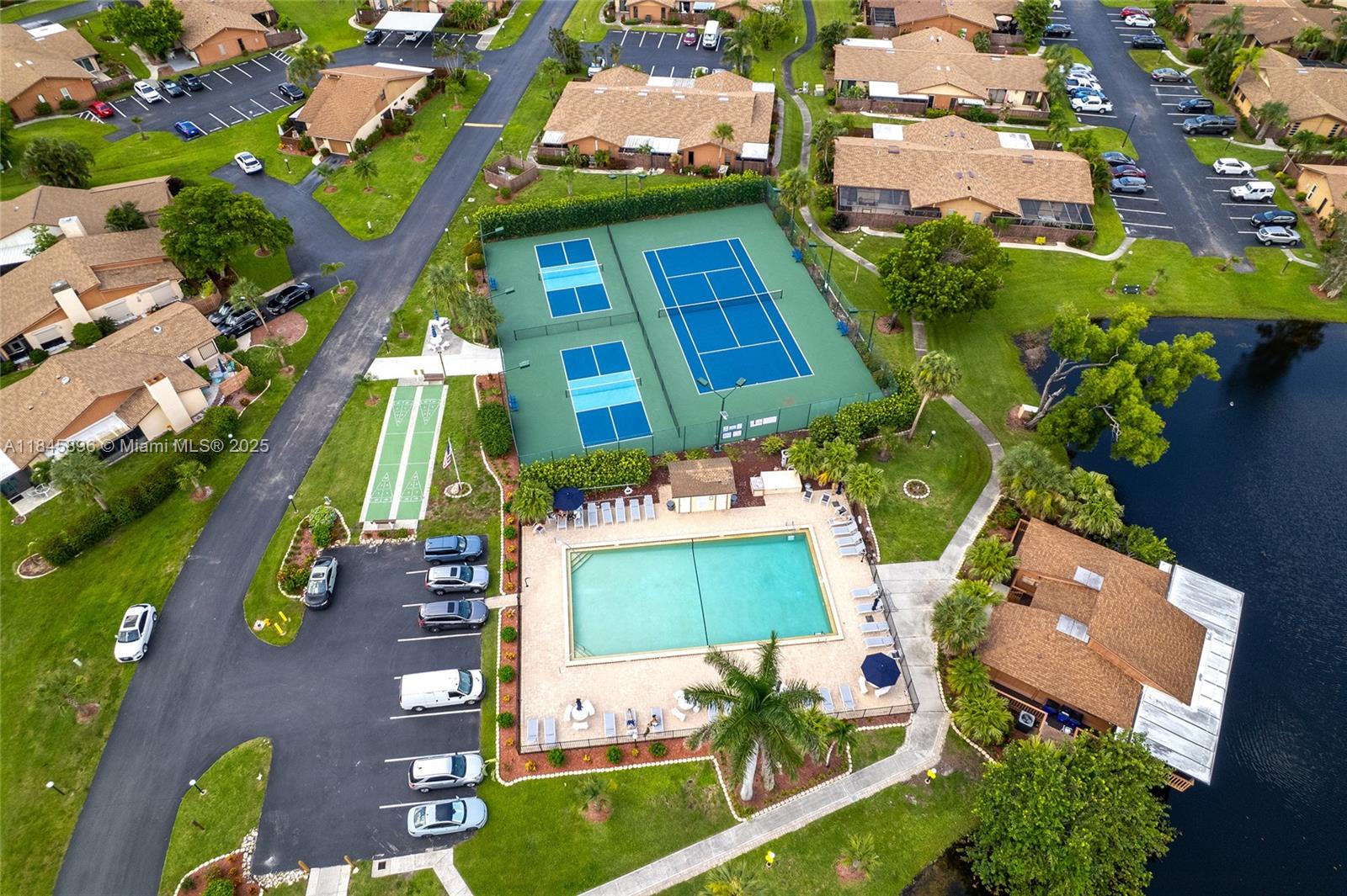 Royal Woods - Residential