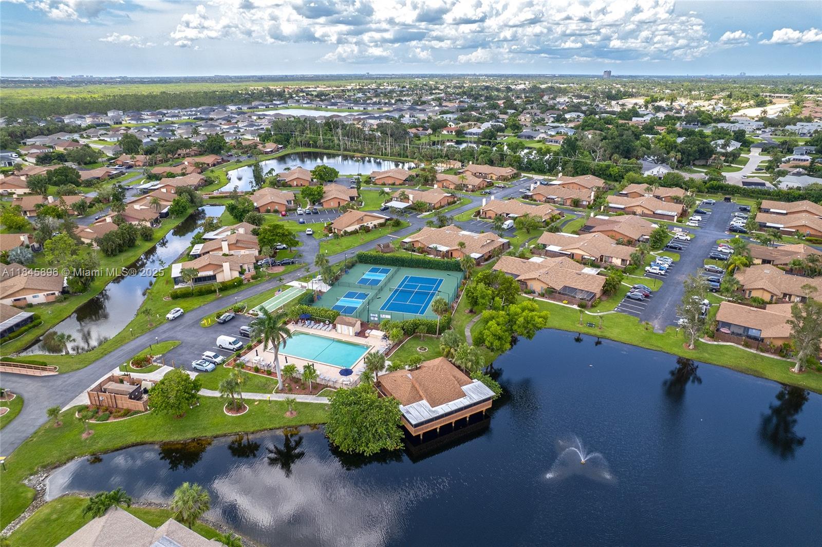 Royal Woods - Residential