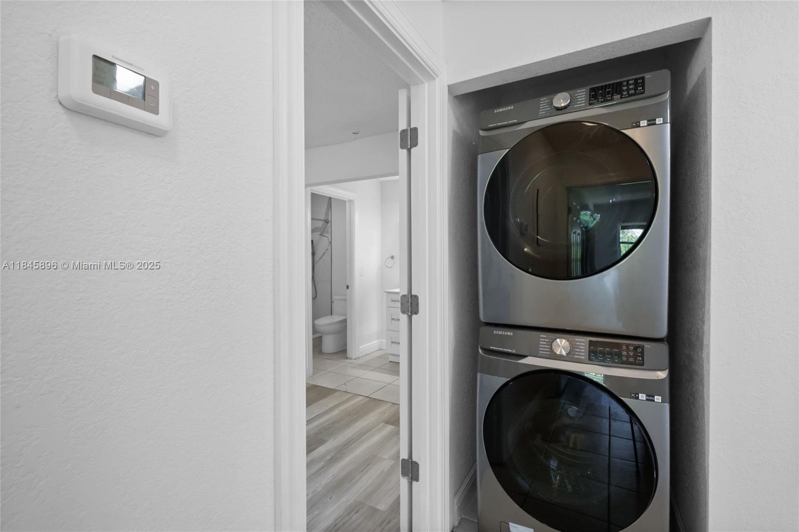 Royal Woods - Residential